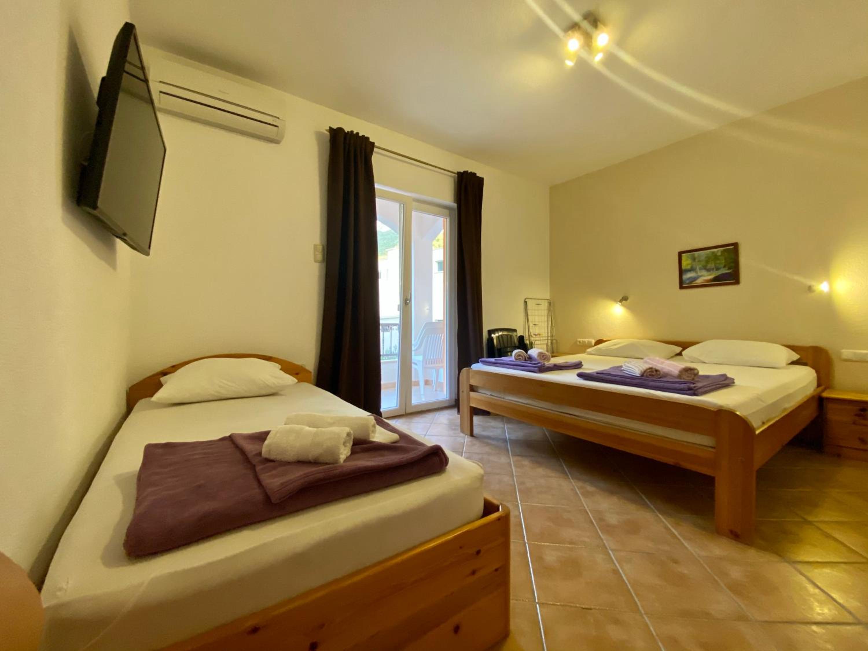 Two-Bedroom Apartment with Balcony photo 2