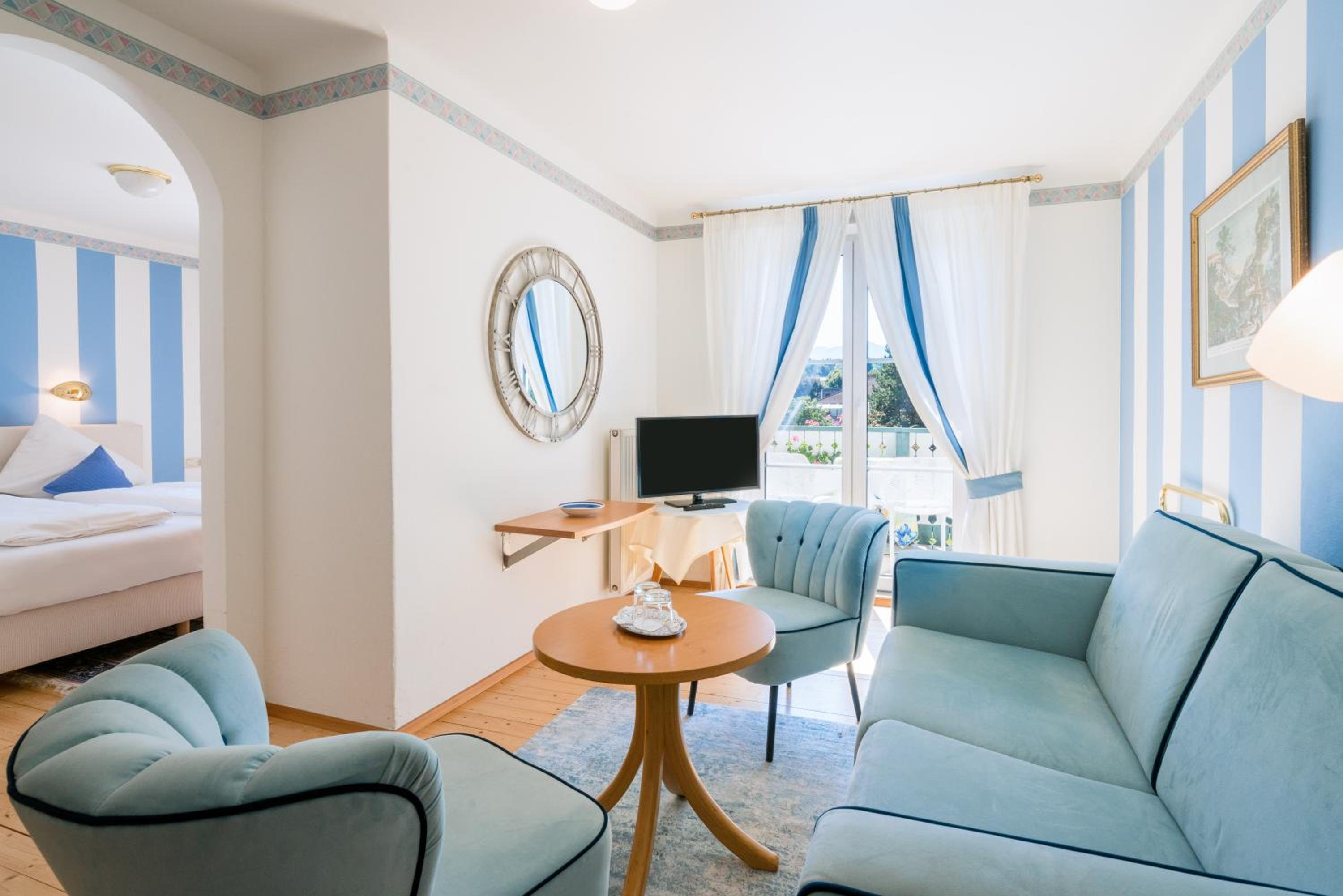 One-Bedroom Suite with Garden View photo 1