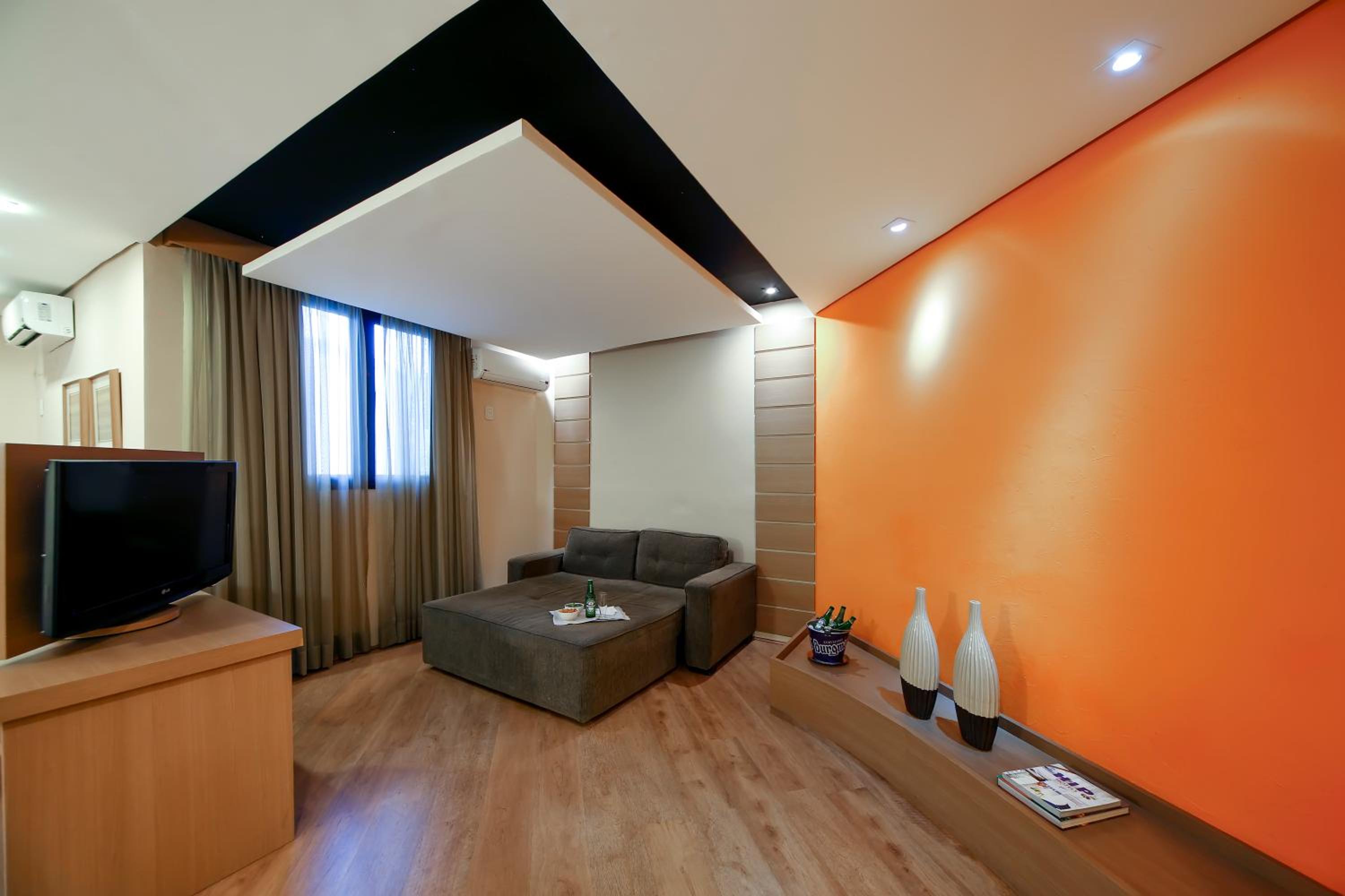 Deluxe Suite with Spa Bath photo 3