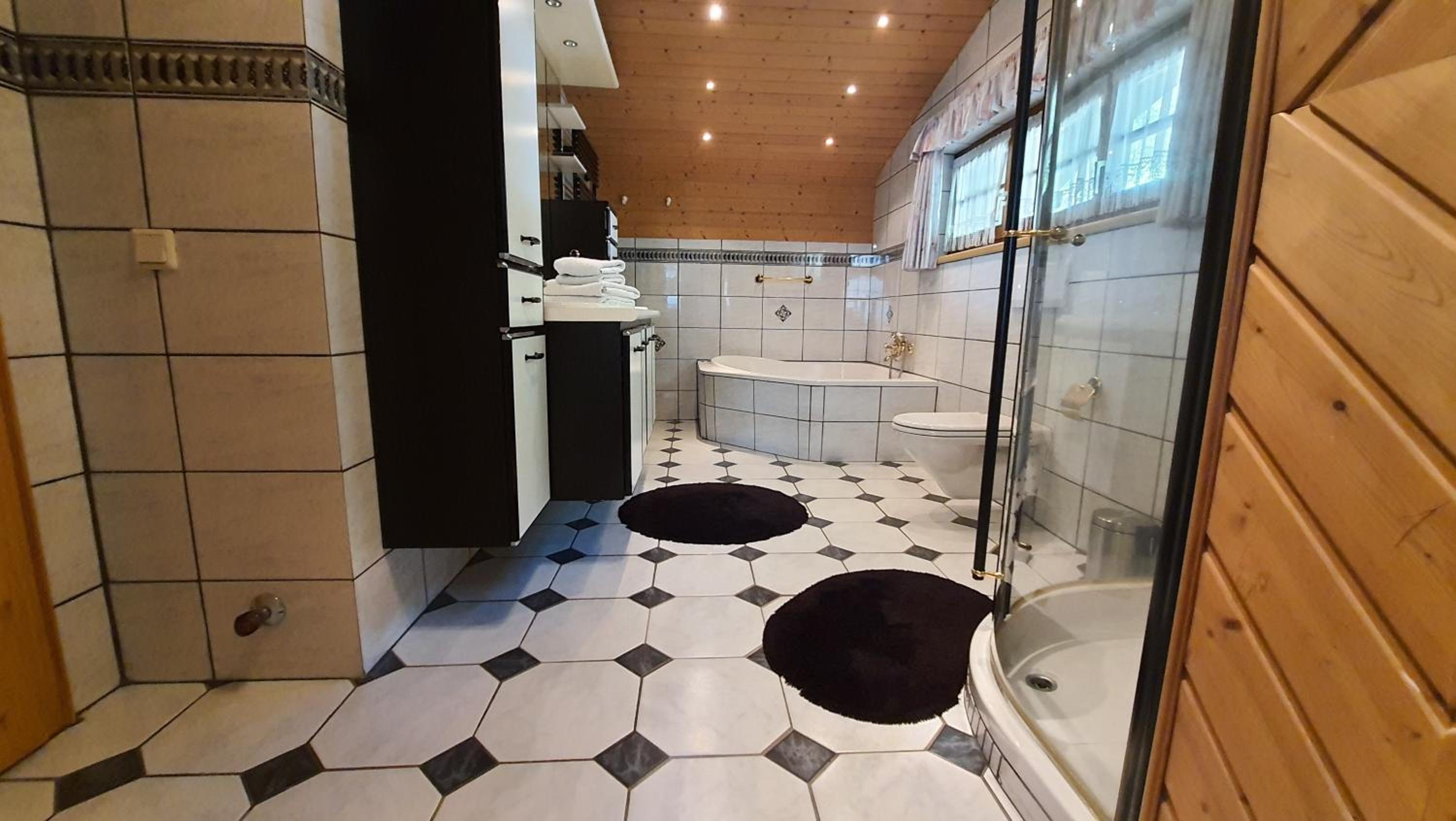 Three-Bedroom Chalet photo 2