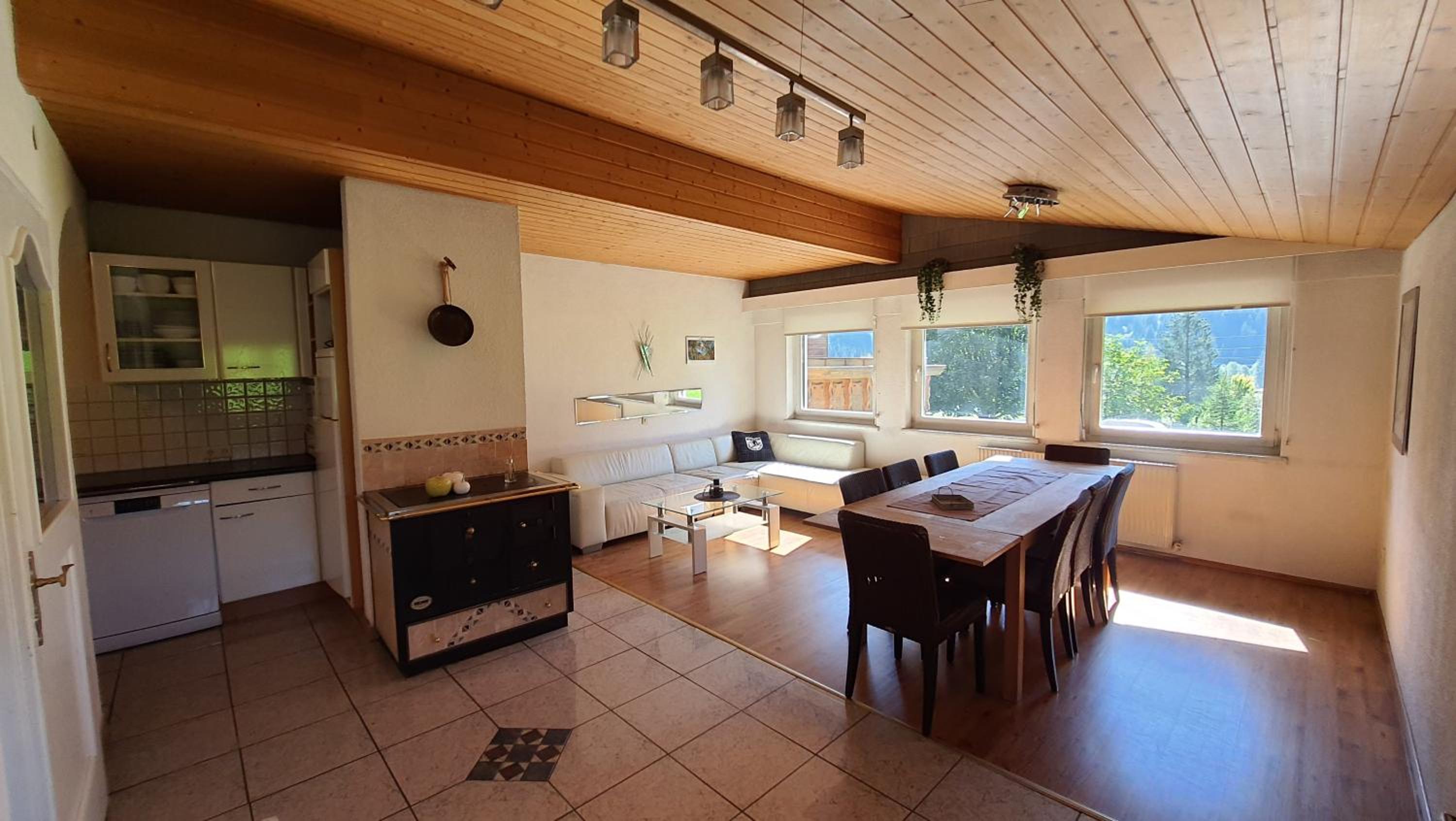 Three-Bedroom Chalet photo 1