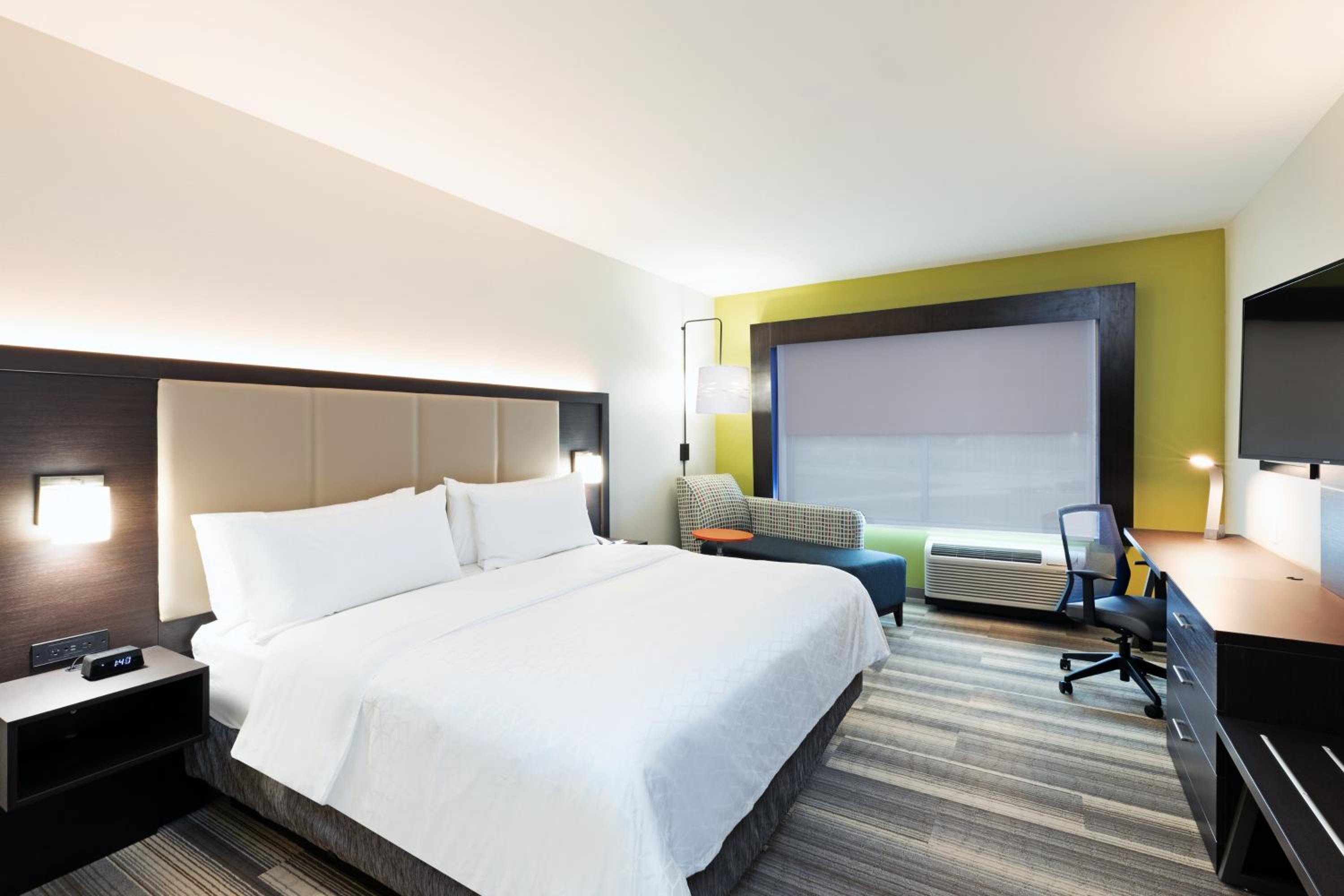 Standard King Room - Photo 1