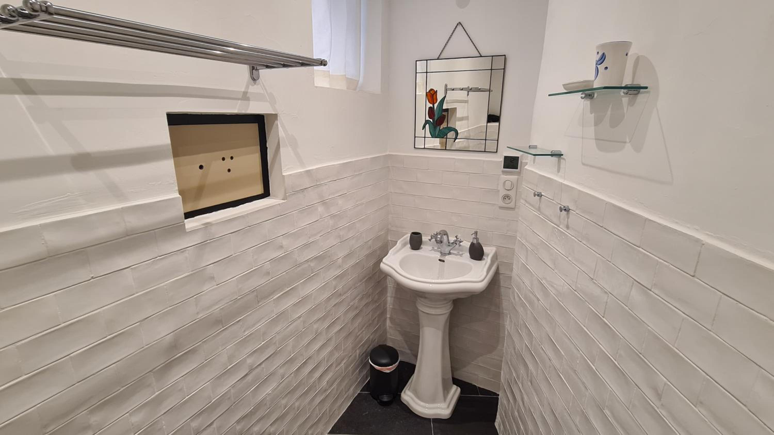 Double Room with Private Bathroom - Photo 5