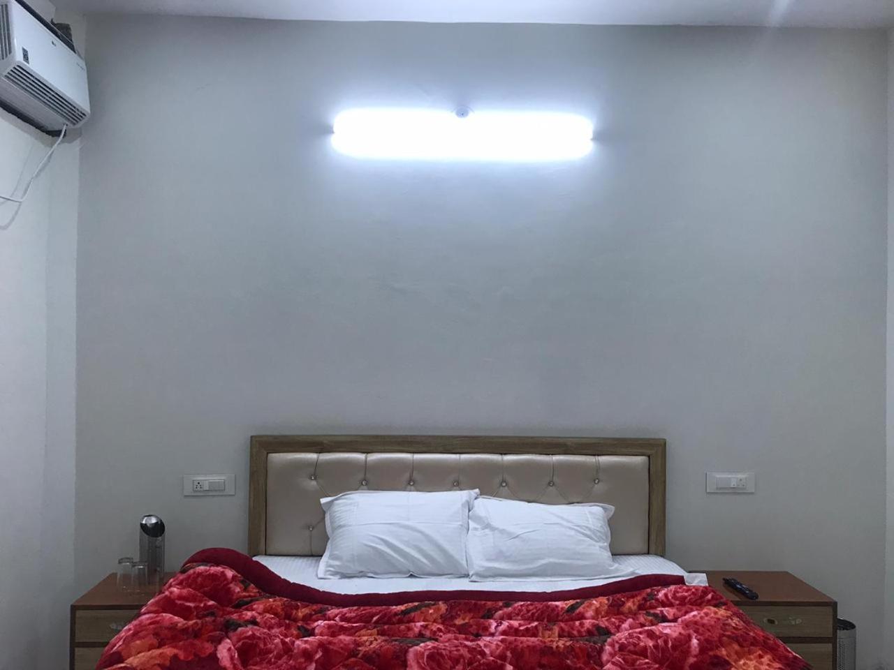 Double Room with Private Bathroom photo 2