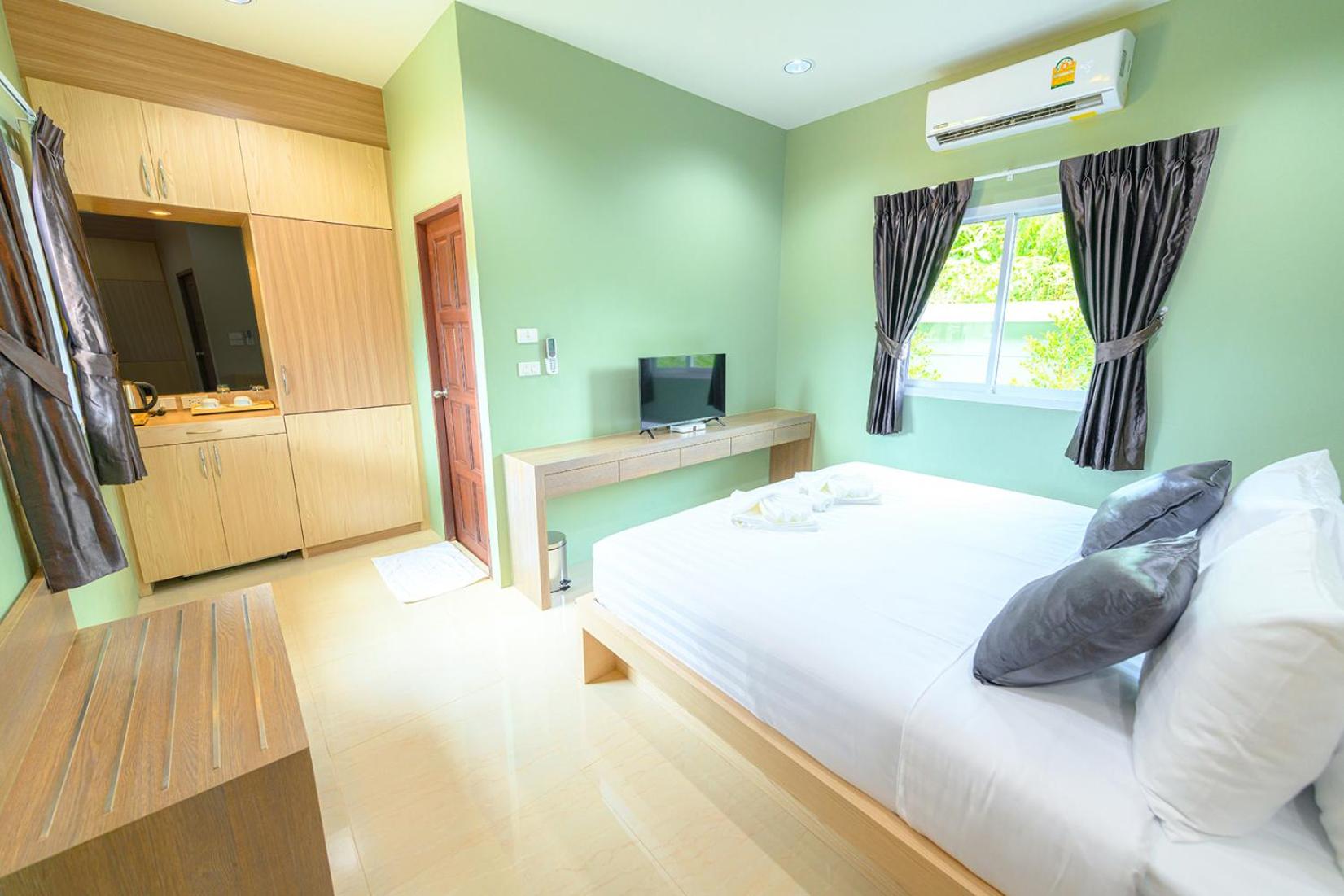 Standard King Room - Photo 1