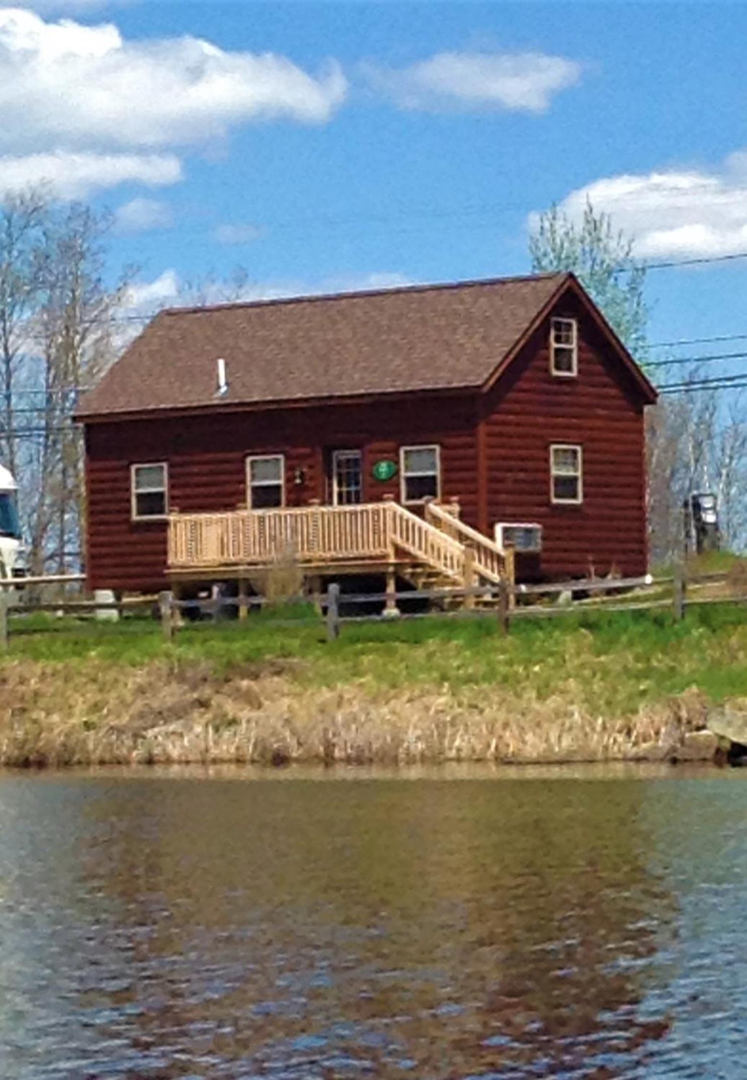 Bungalow - Water Front 