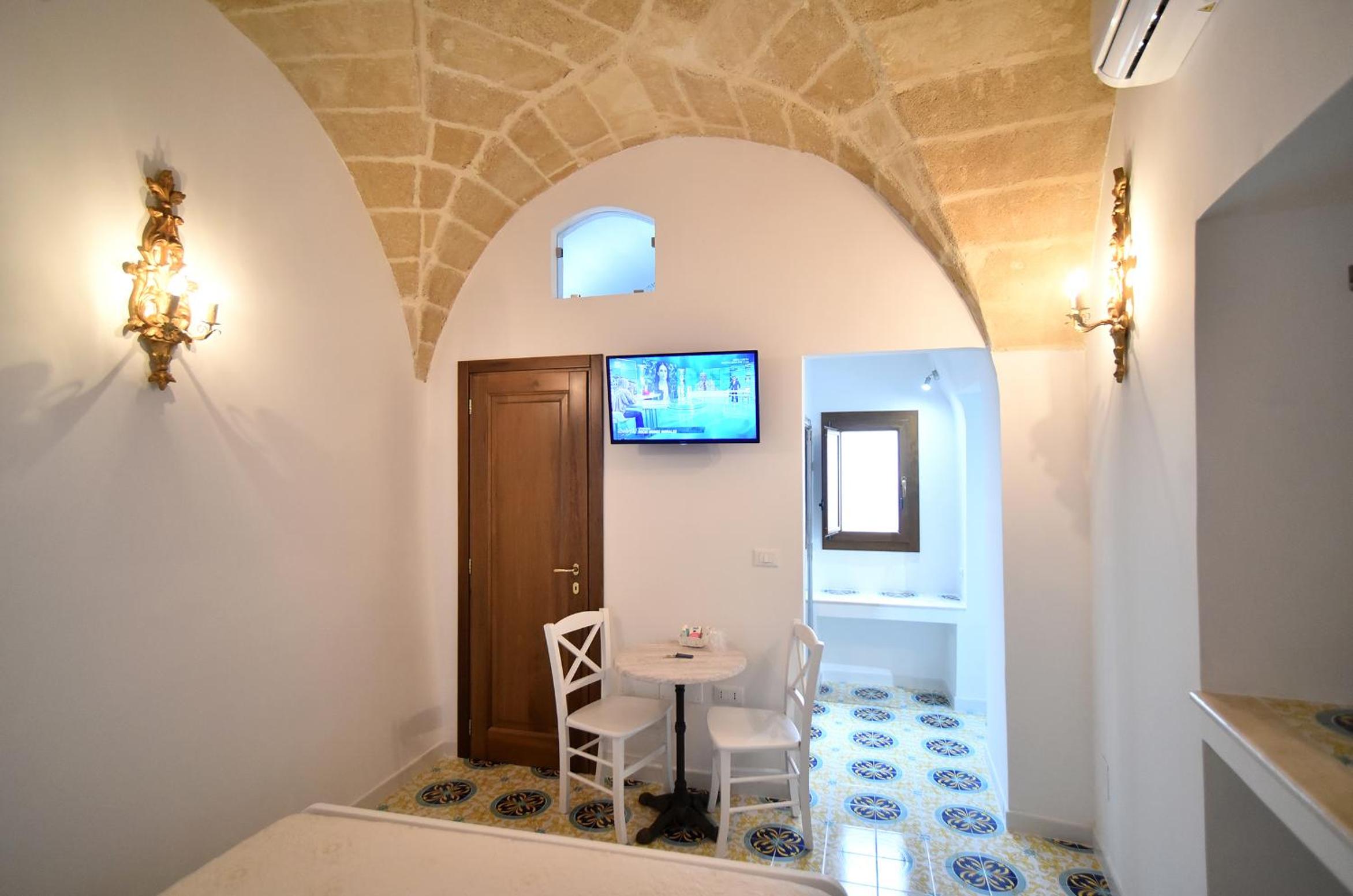 Double Room - Photo 2