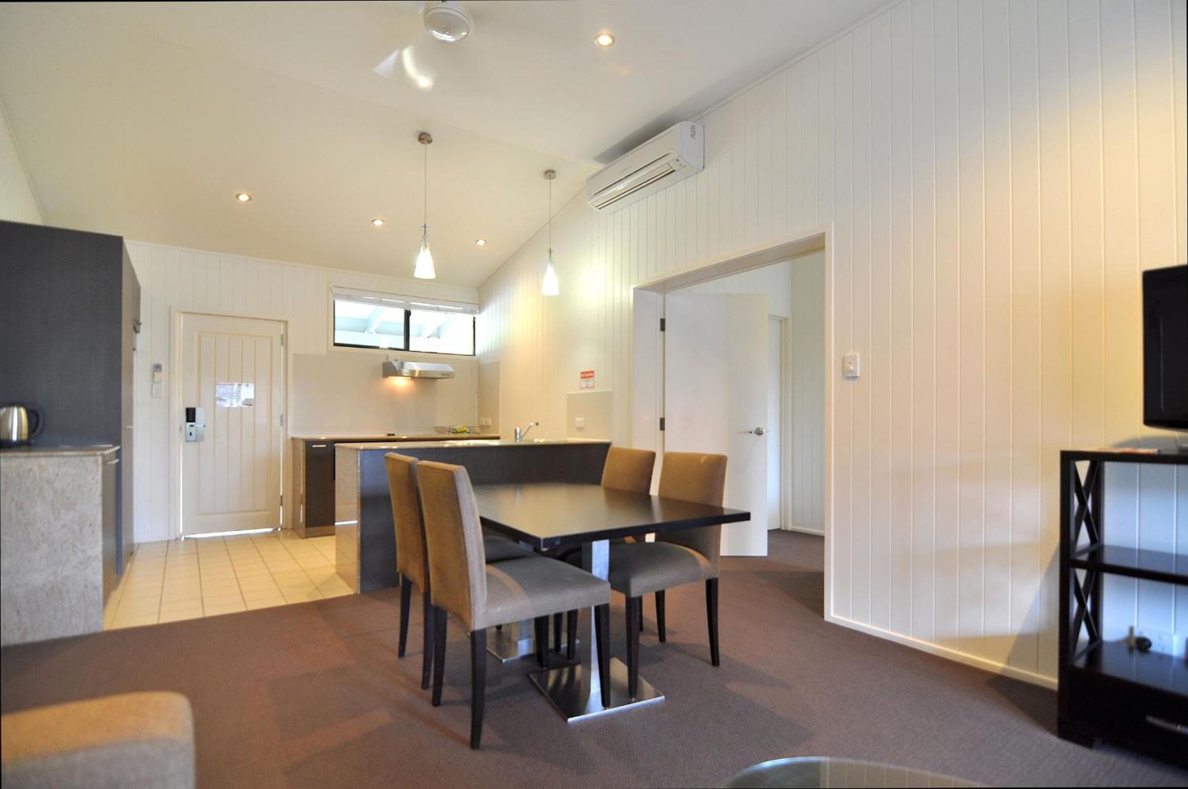 One-Bedroom Apartment - Photo 11
