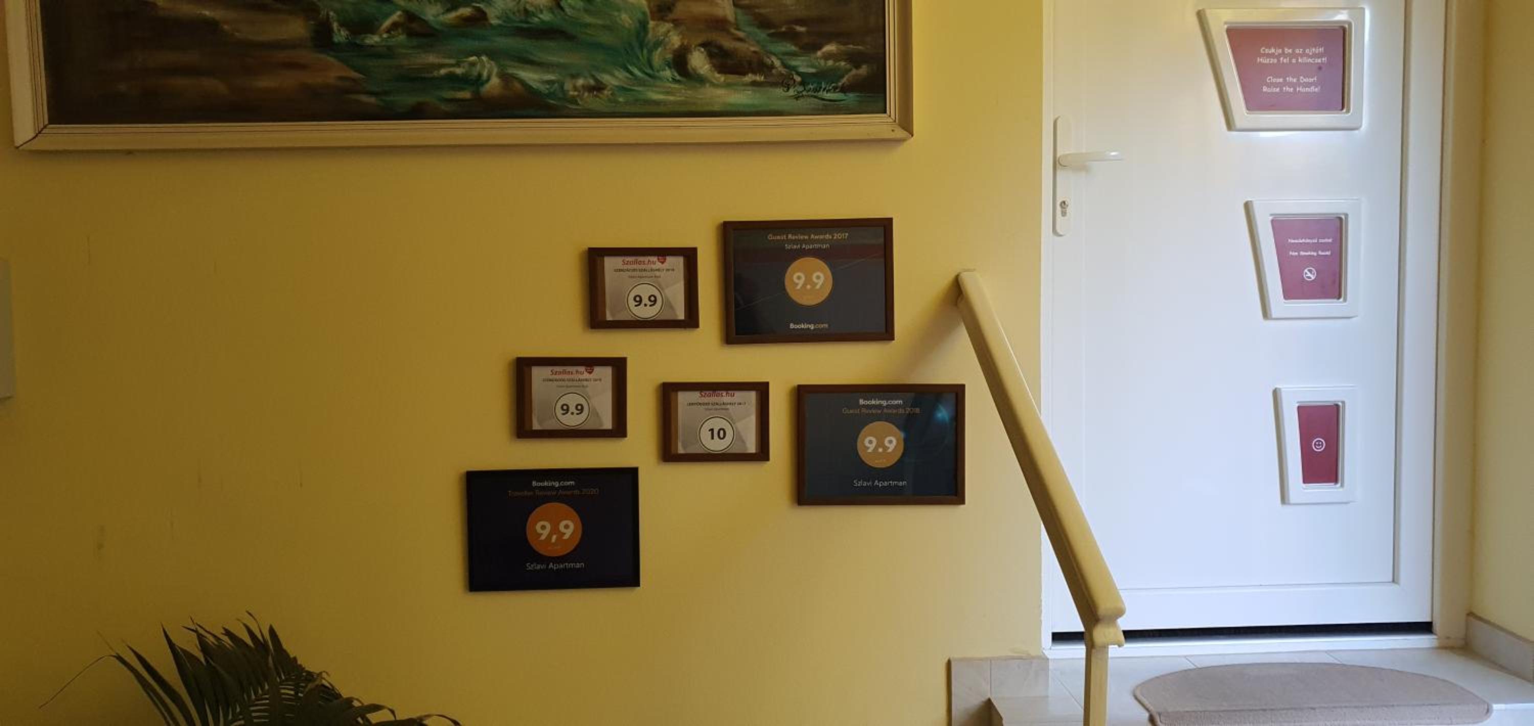 Studio Apartment photo 1