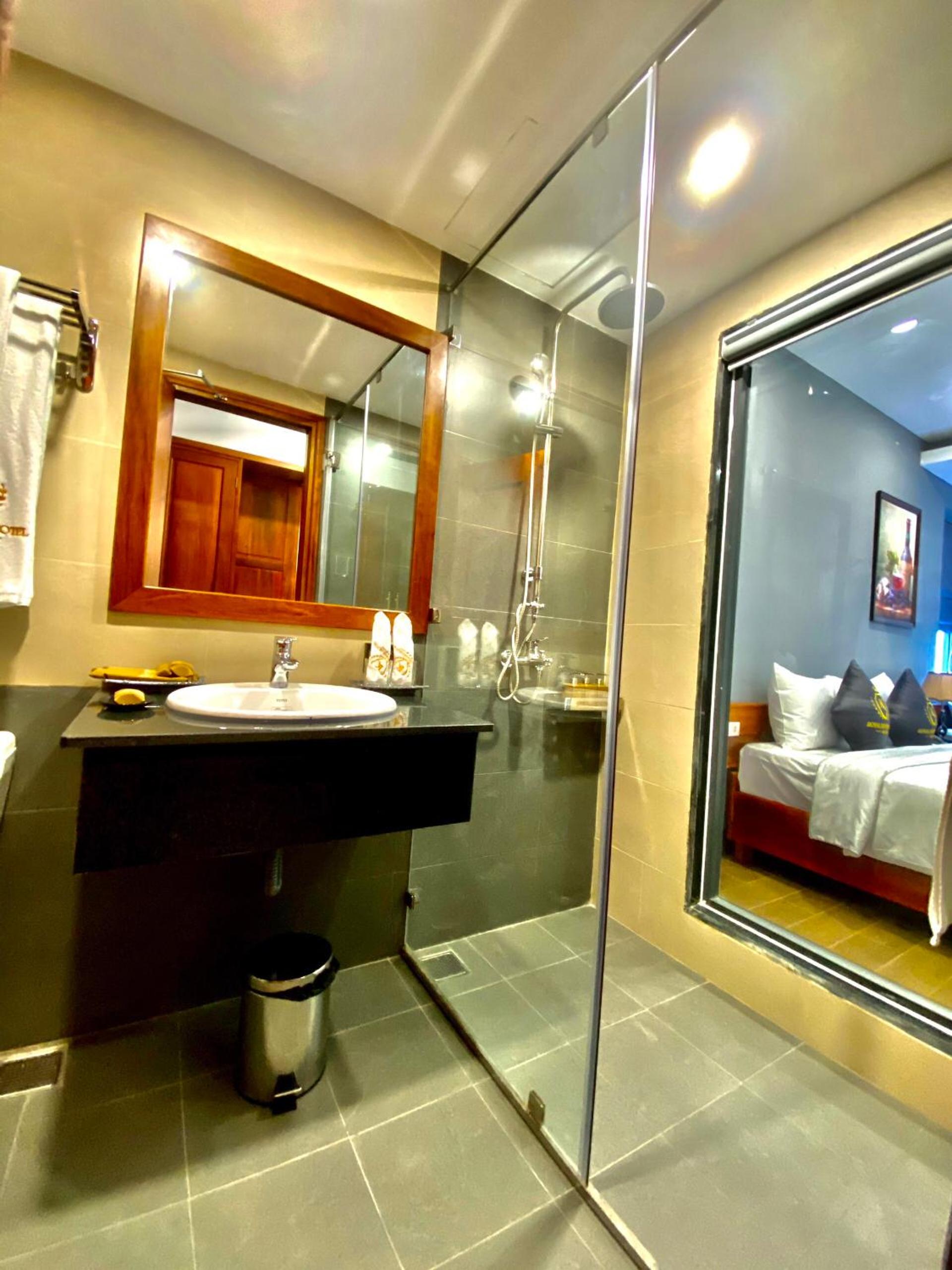 Royal Suite - Photo 12
