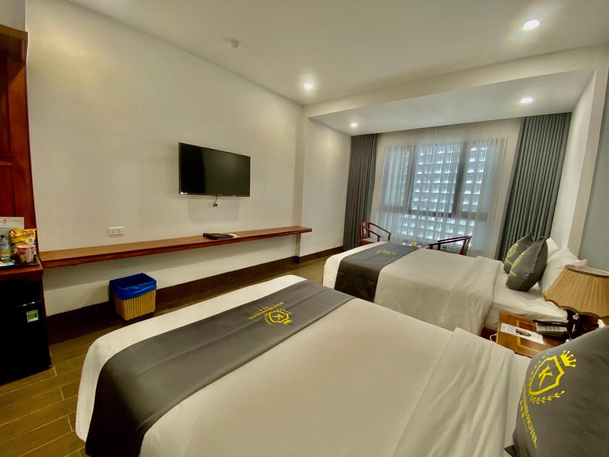 Quad Family Room - Photo 3