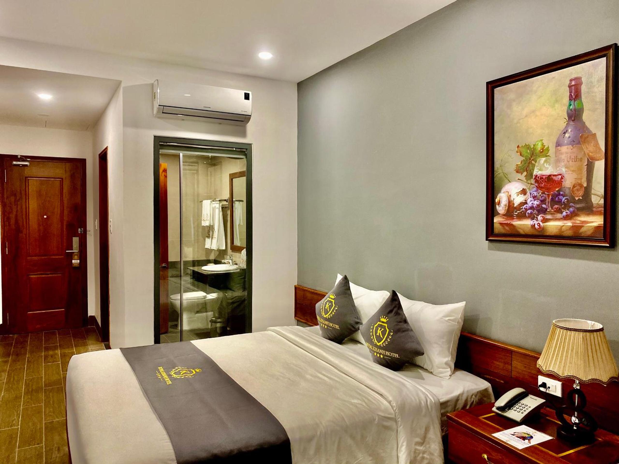 Executive Suite - Photo 3