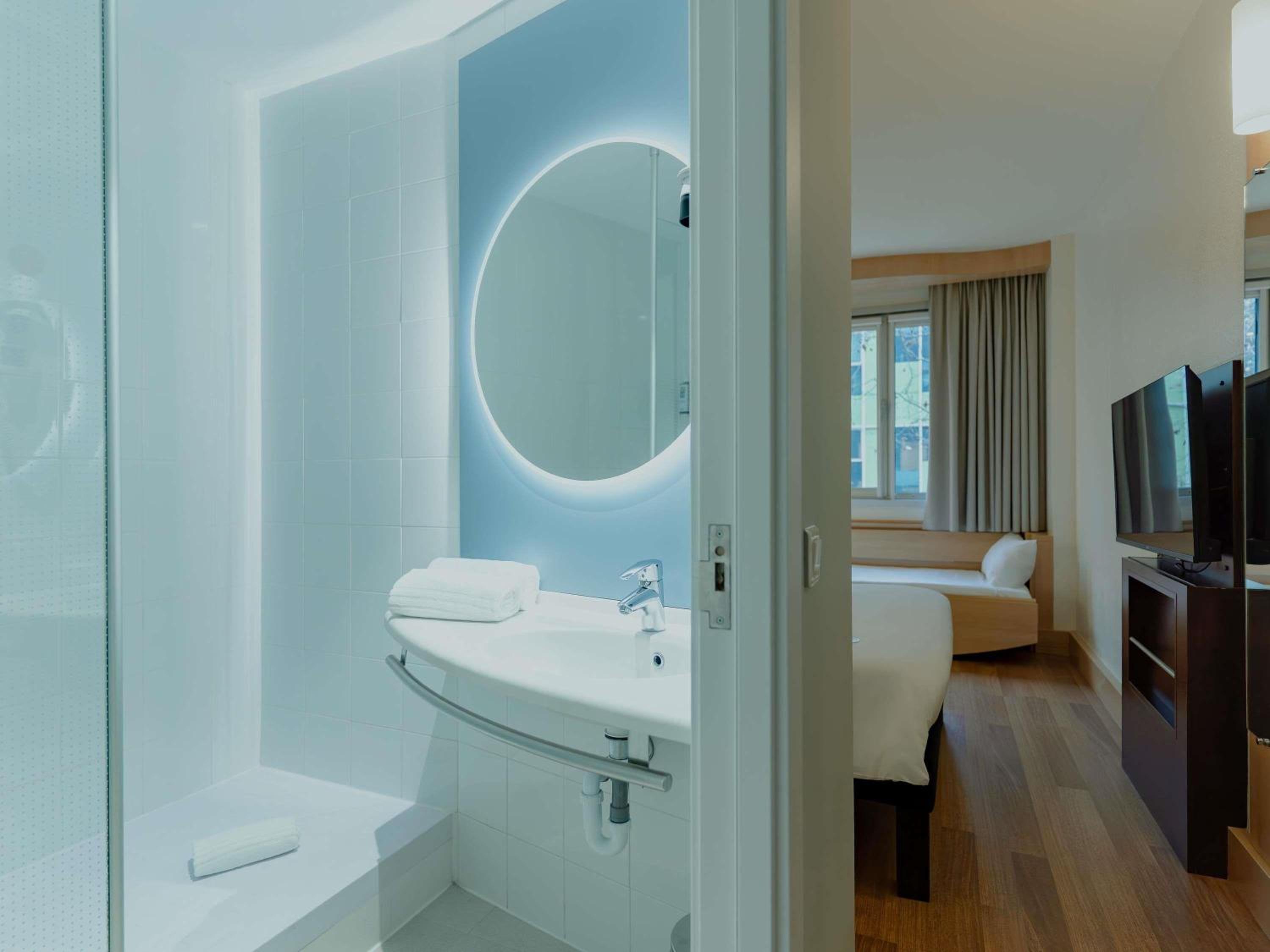 Standard Room with Two Single Beds photo 1
