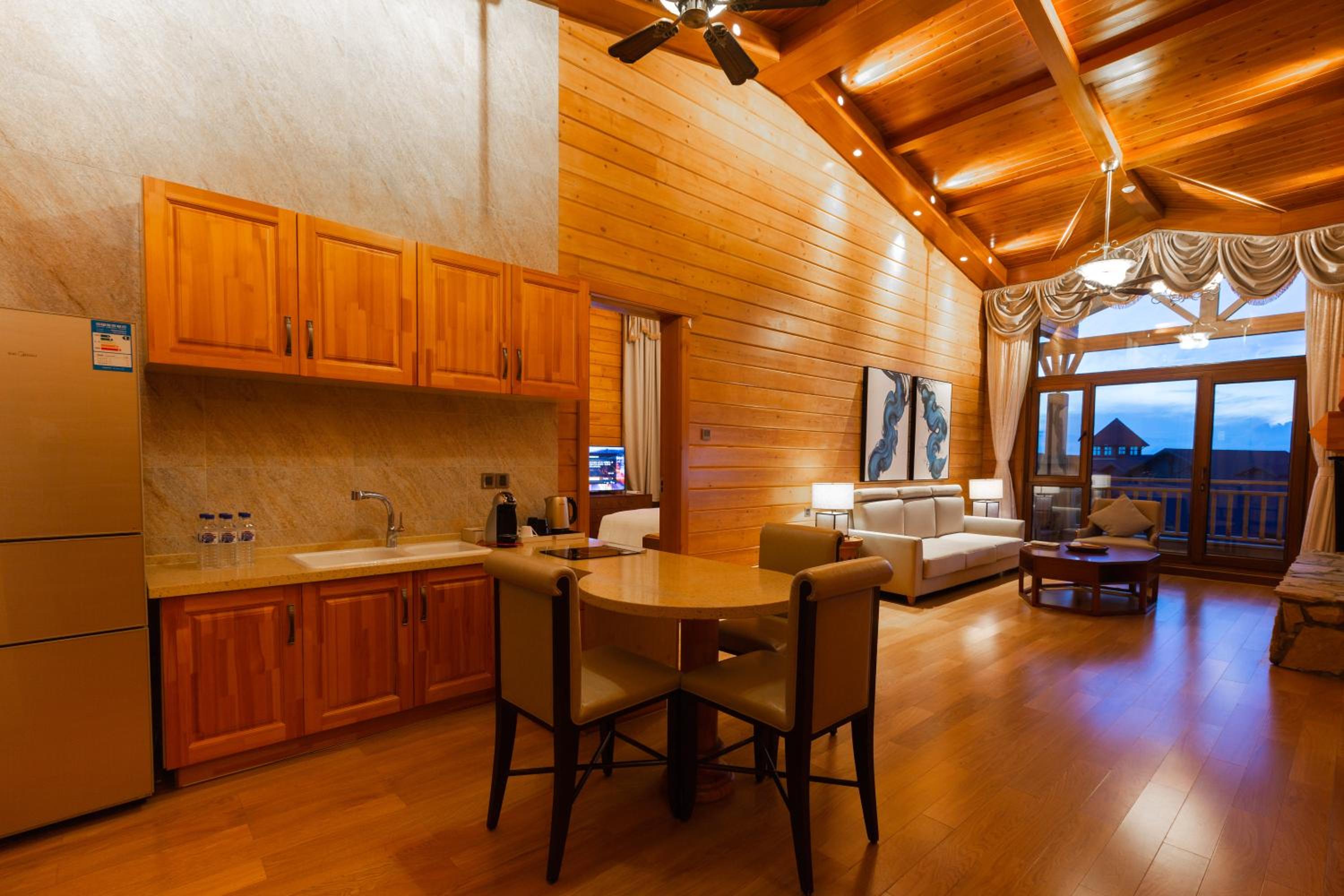 Swiss Family Villa with Mountain View photo 3