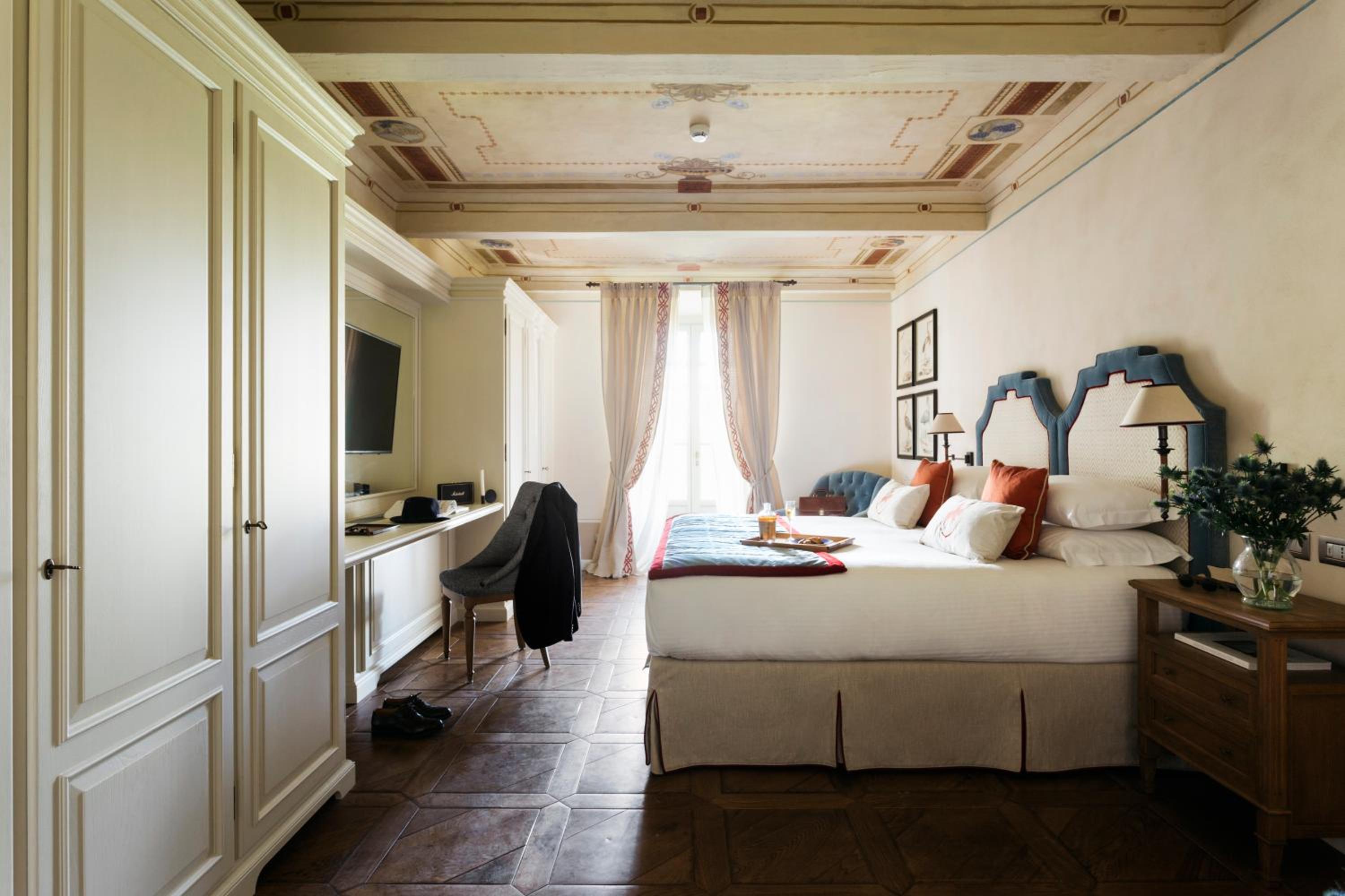 Prestige Room - Photo 1