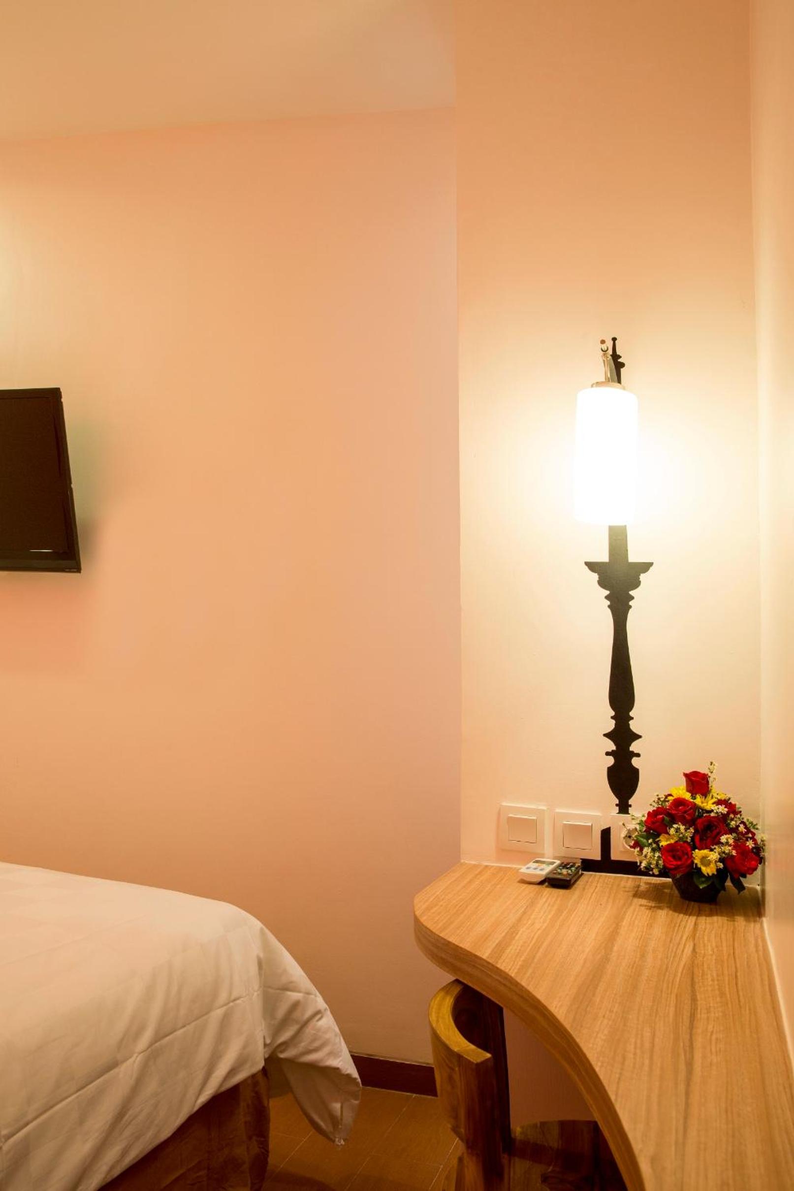 Standard Double Room - Photo 3