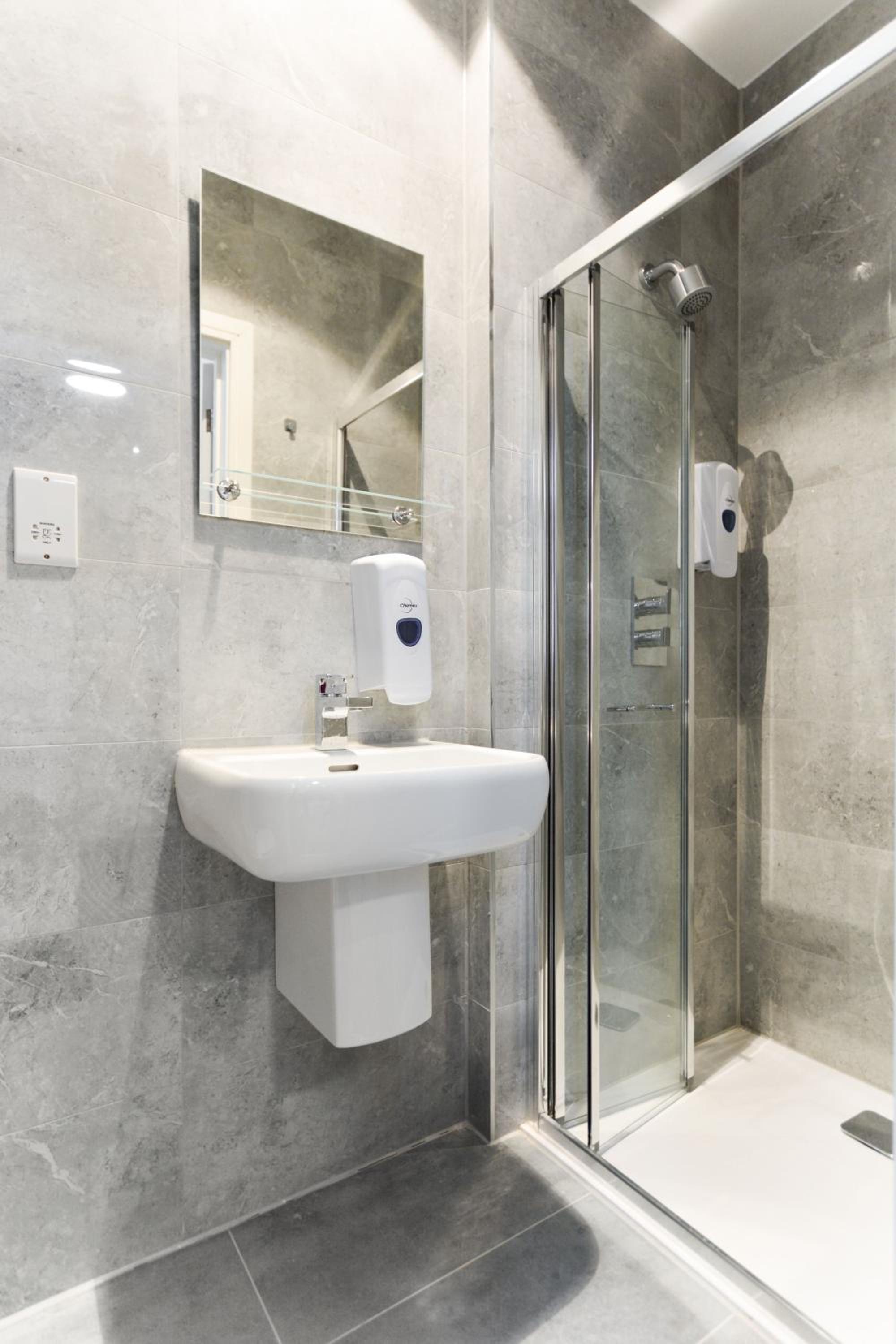 Standard Triple Room - Photo 2