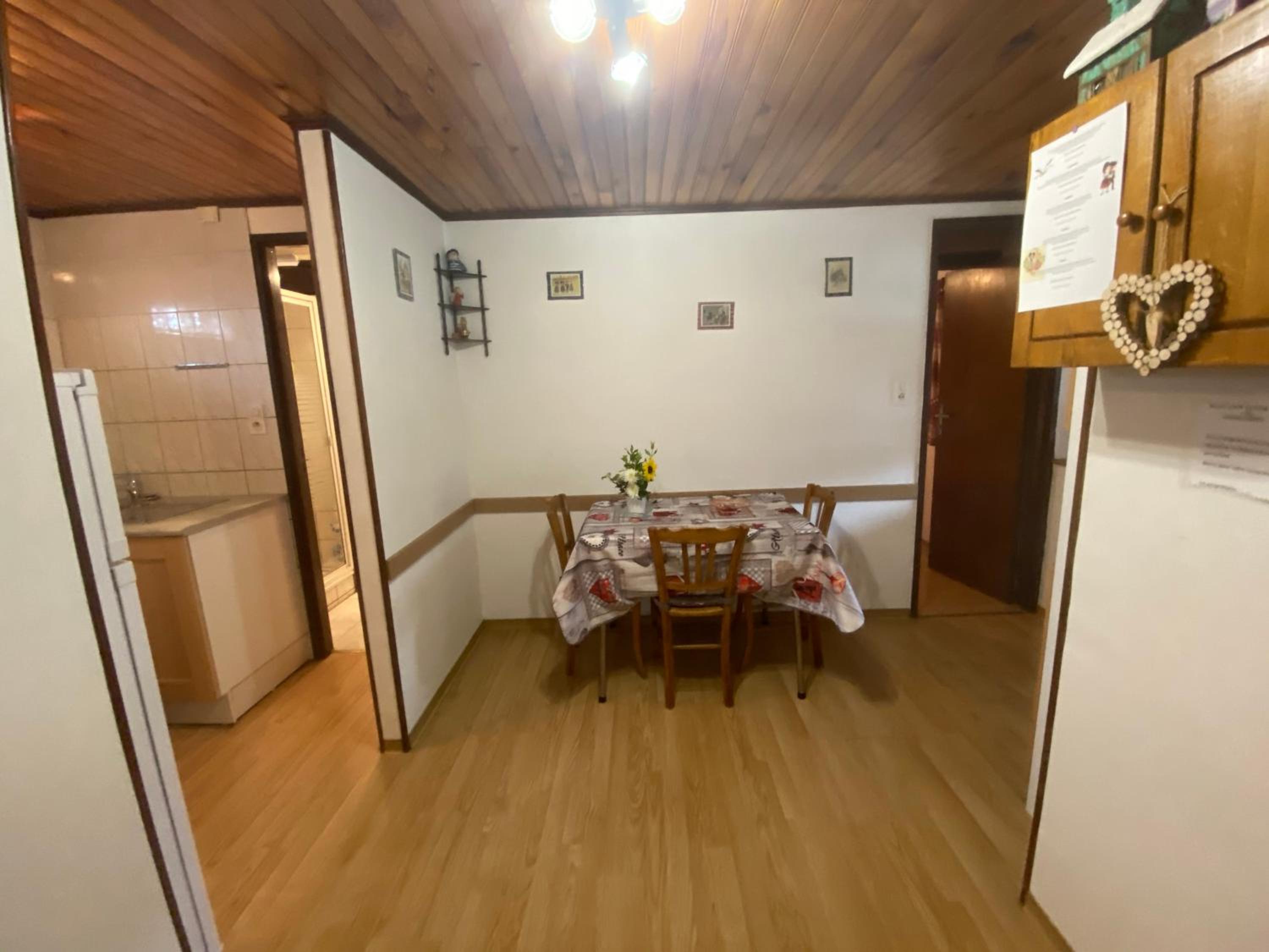 One-Bedroom House photo 1