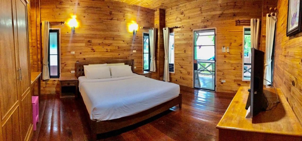 Superior Double or Twin Room photo 3
