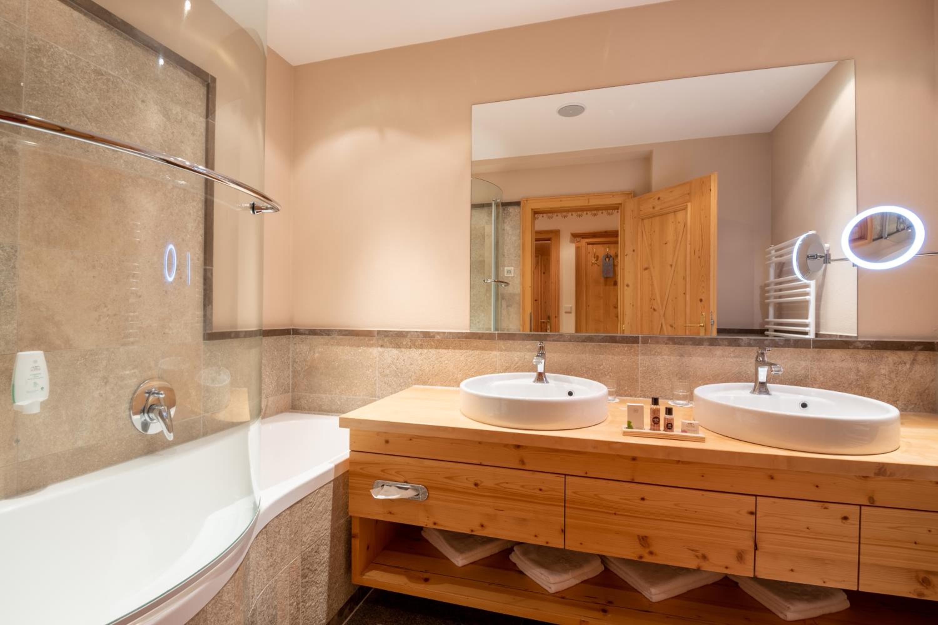 Superior Junior Suite - Photo 4