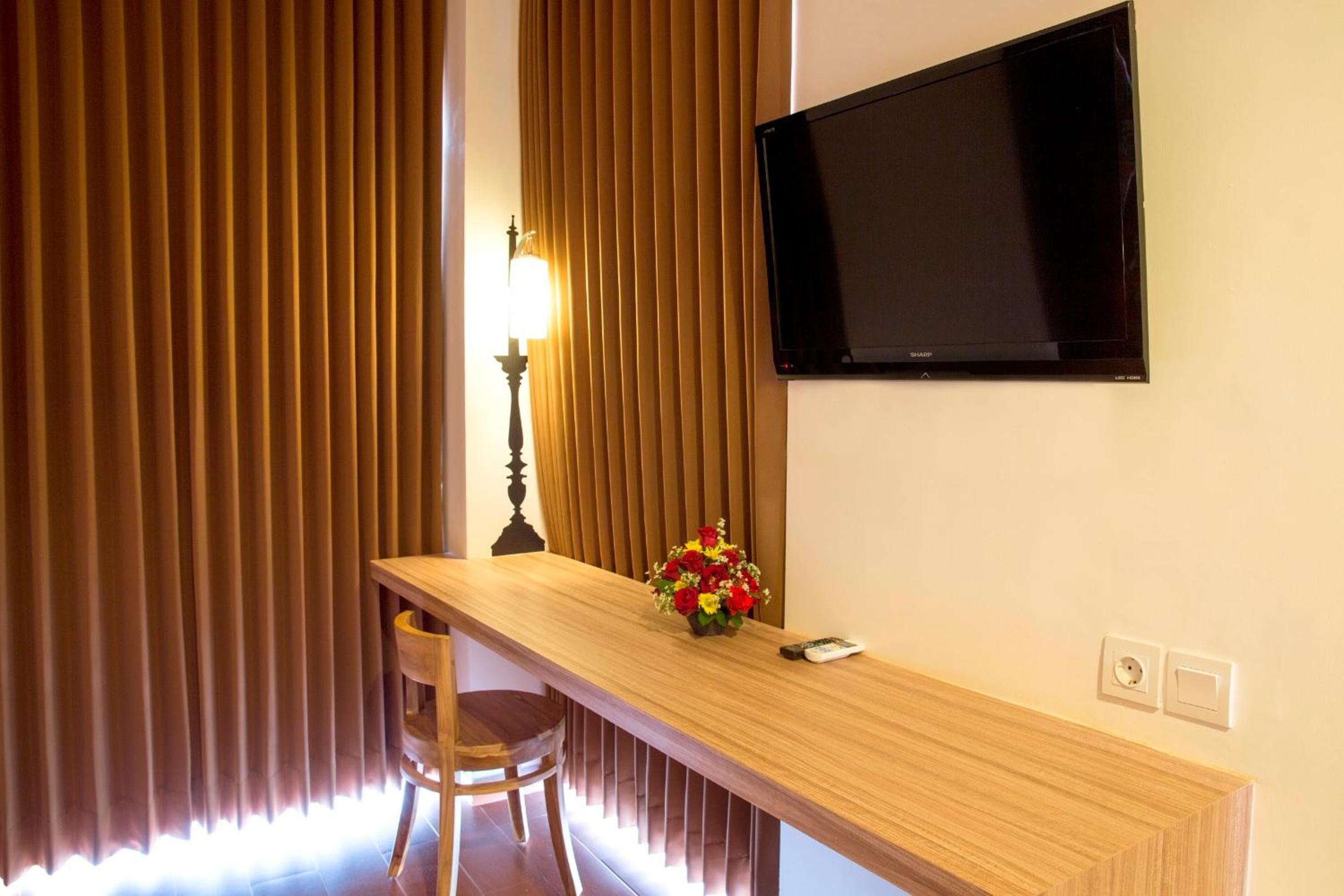 Superior King Room - Photo 5