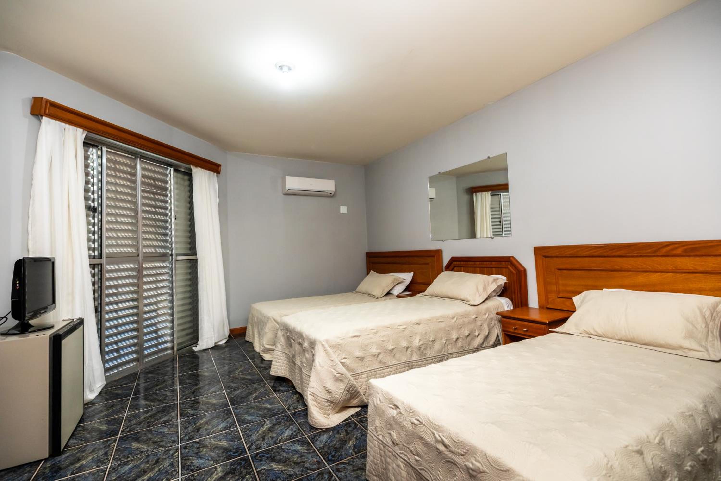 Standard Triple Room - Photo 2