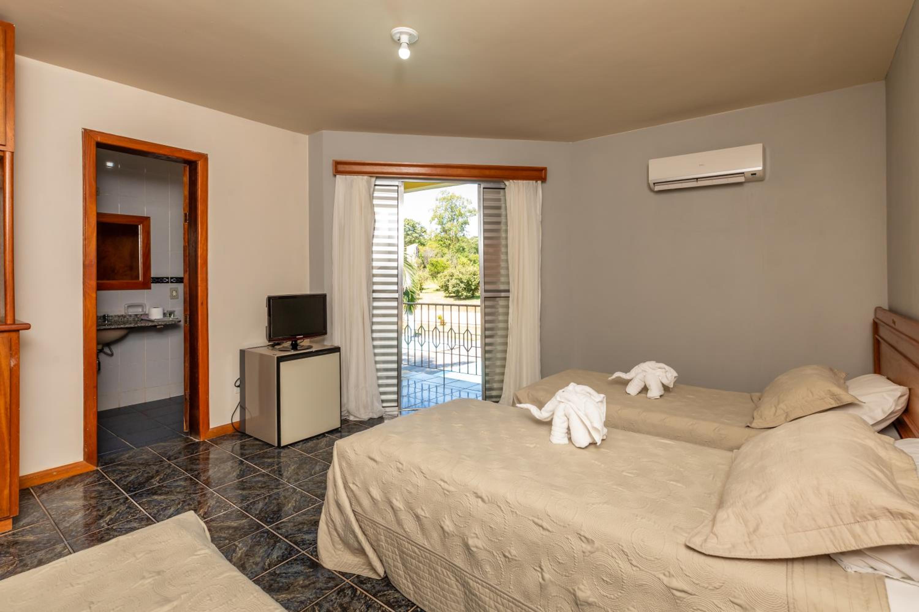 Standard Triple Room - Photo 1