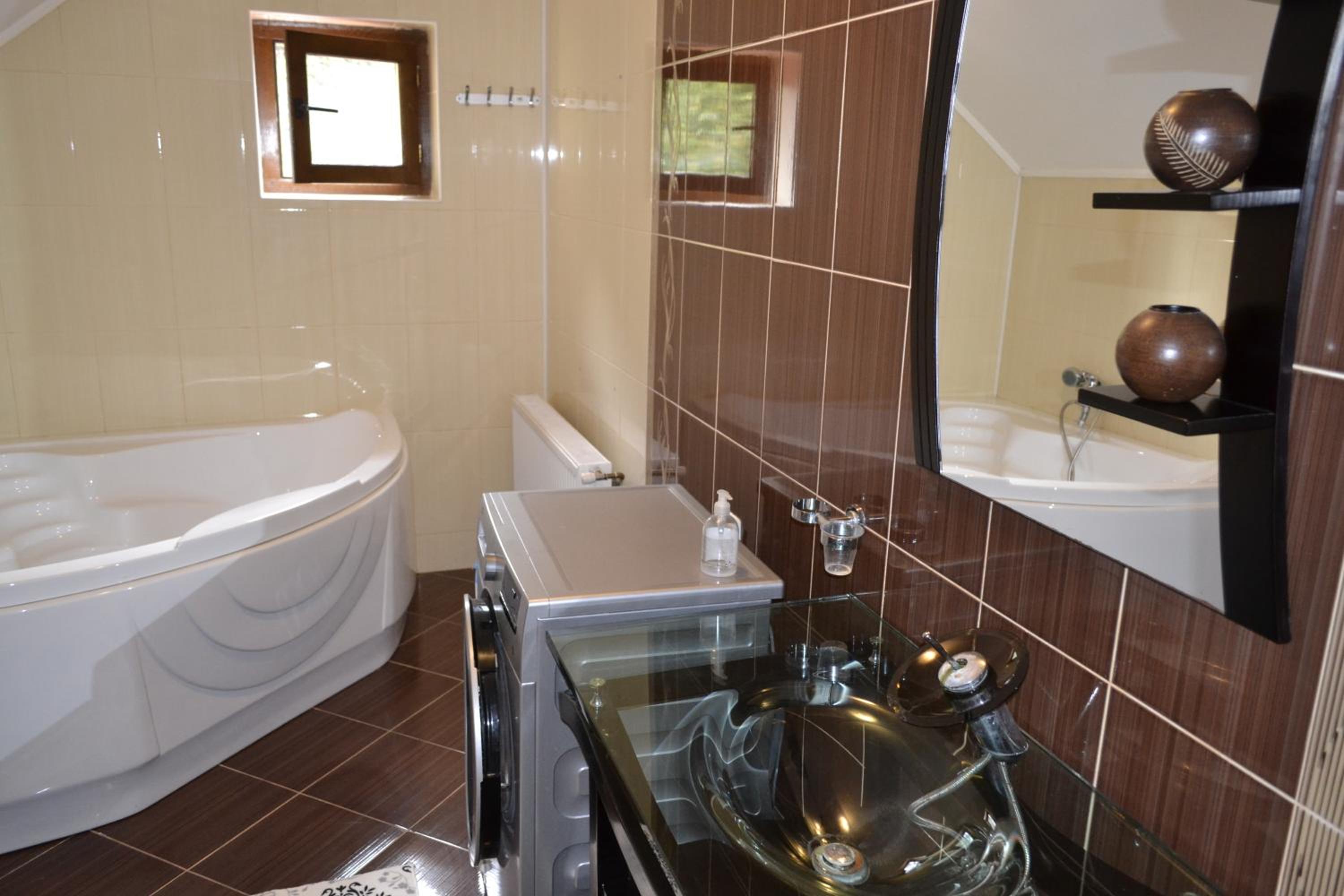 Budget Double Room photo 3