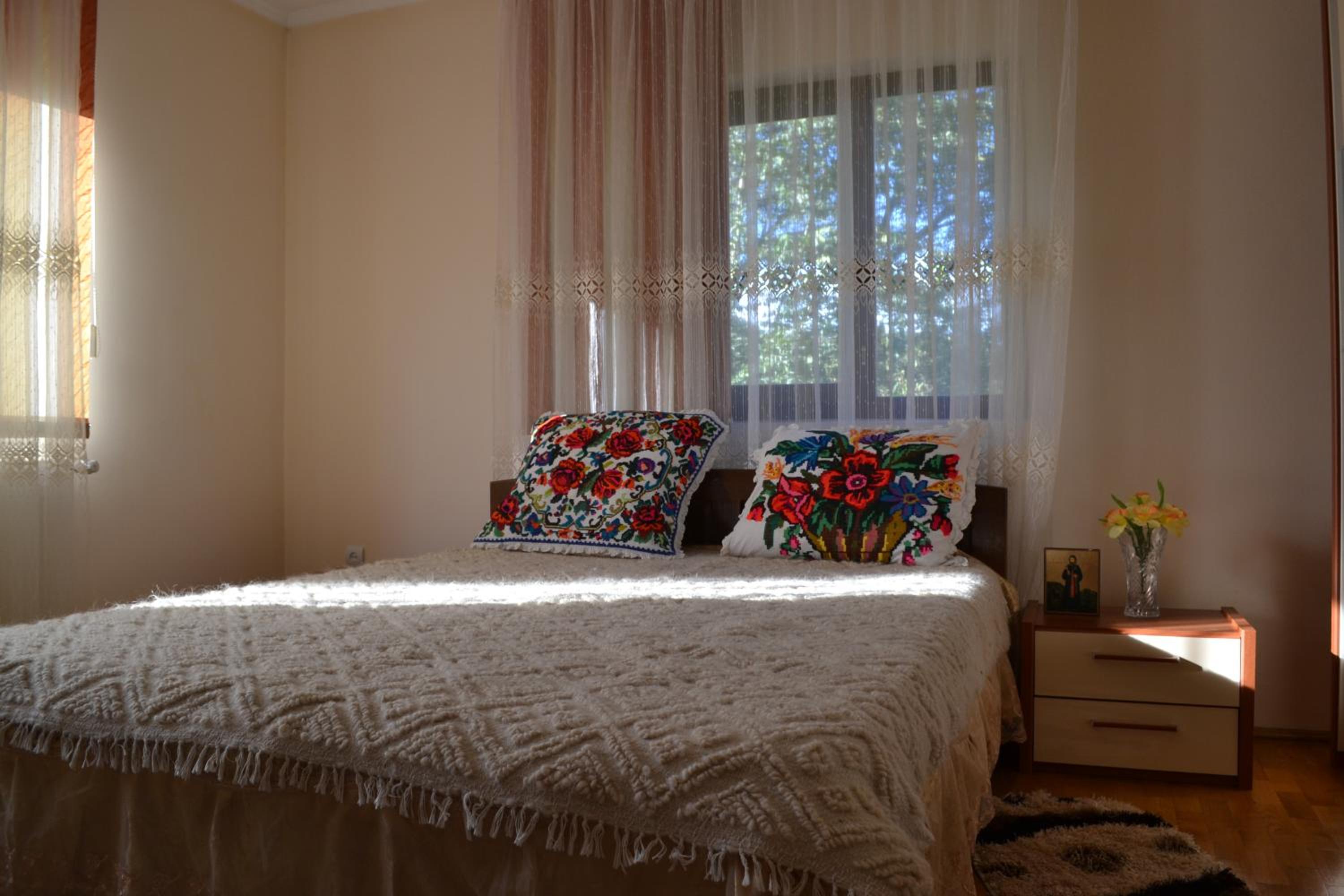 Budget Double Room - Photo 8