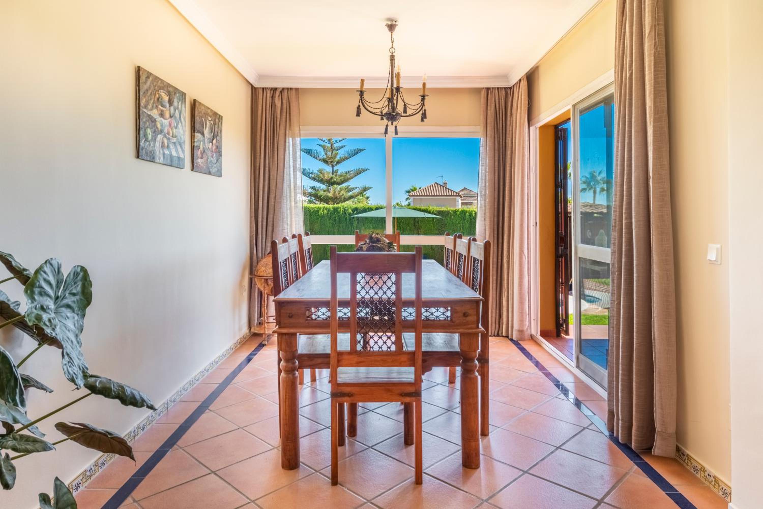 Villa photo 3