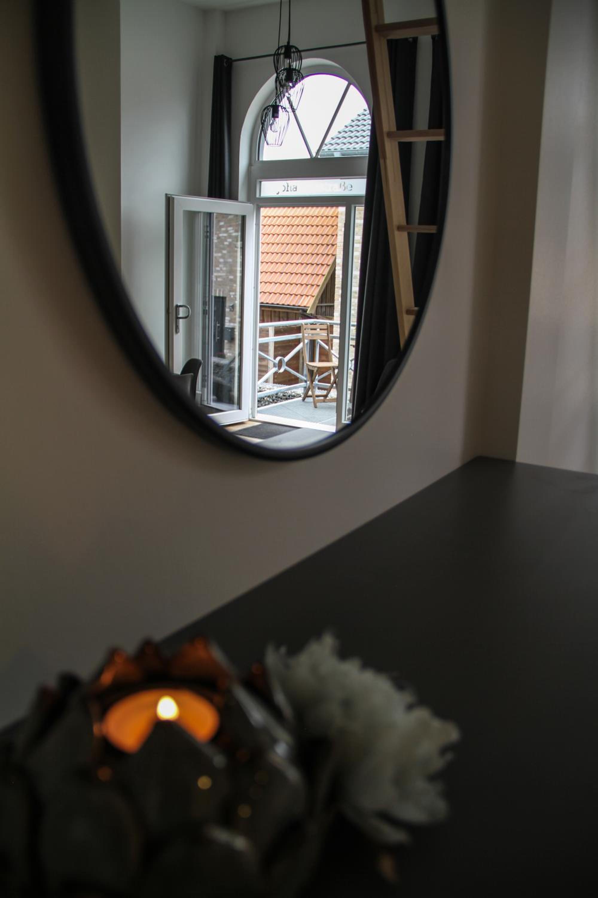 Apartment with Balcony photo 3