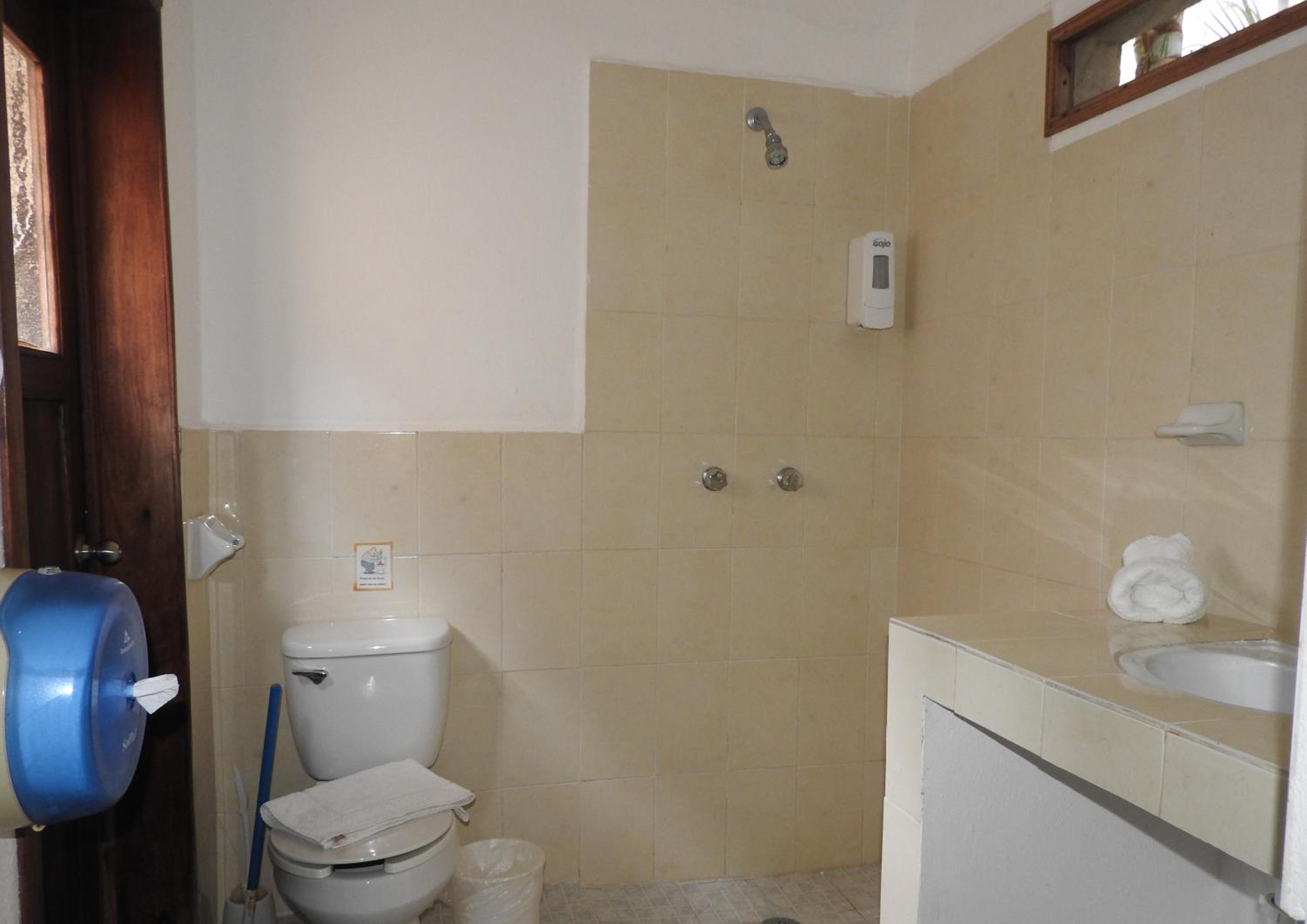Quadruple Room - Photo 10