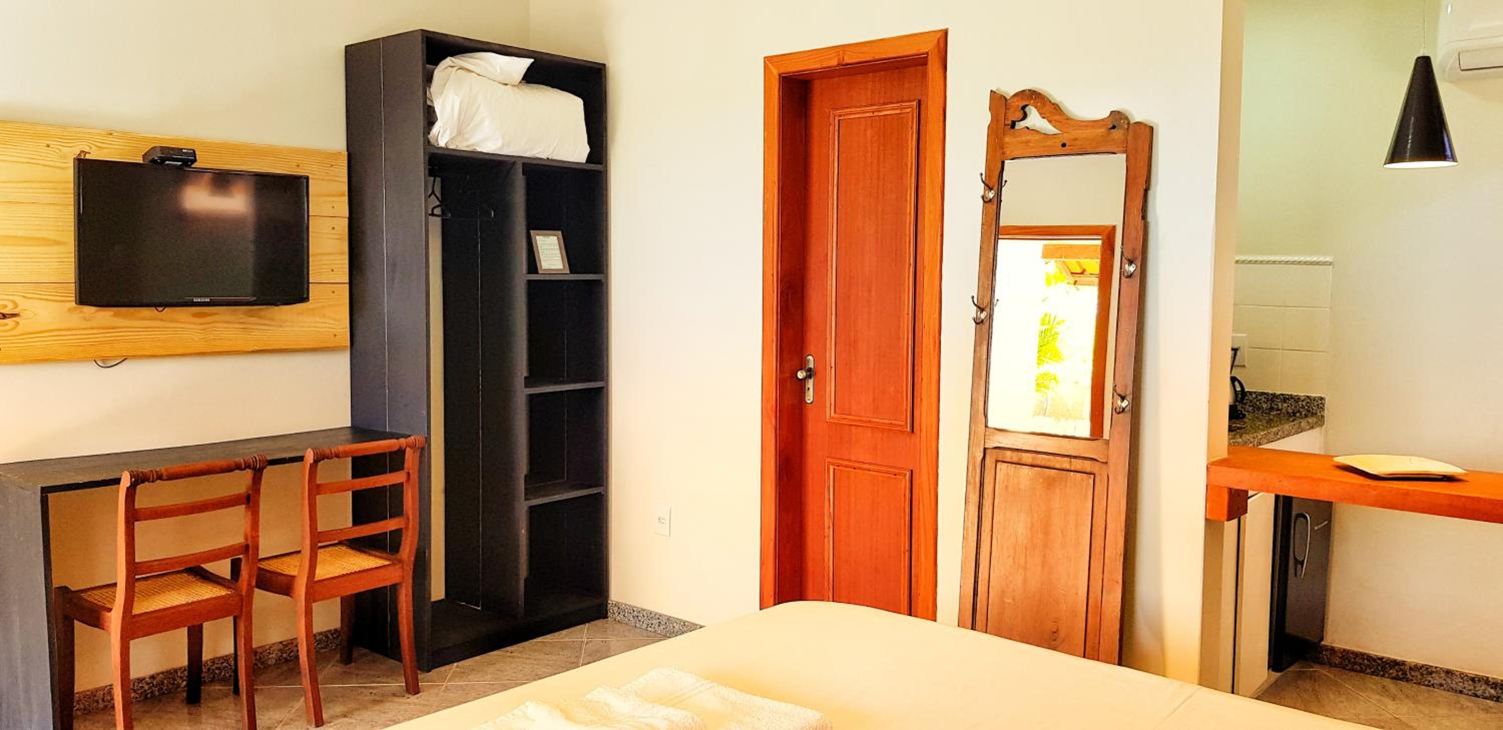 Studio with Balcony - Photo 6