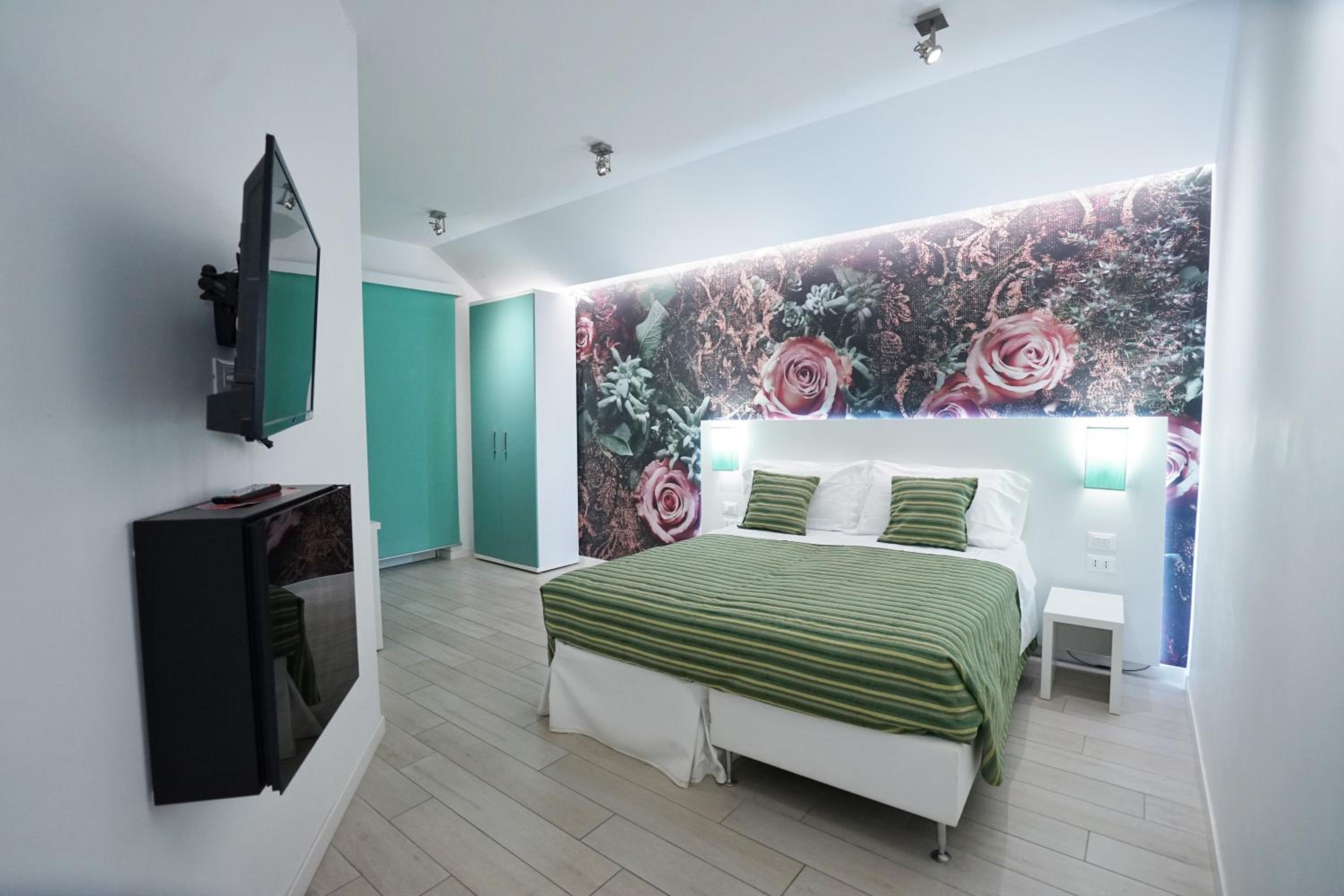 Deluxe Double or Twin Room with Balcony photo 3