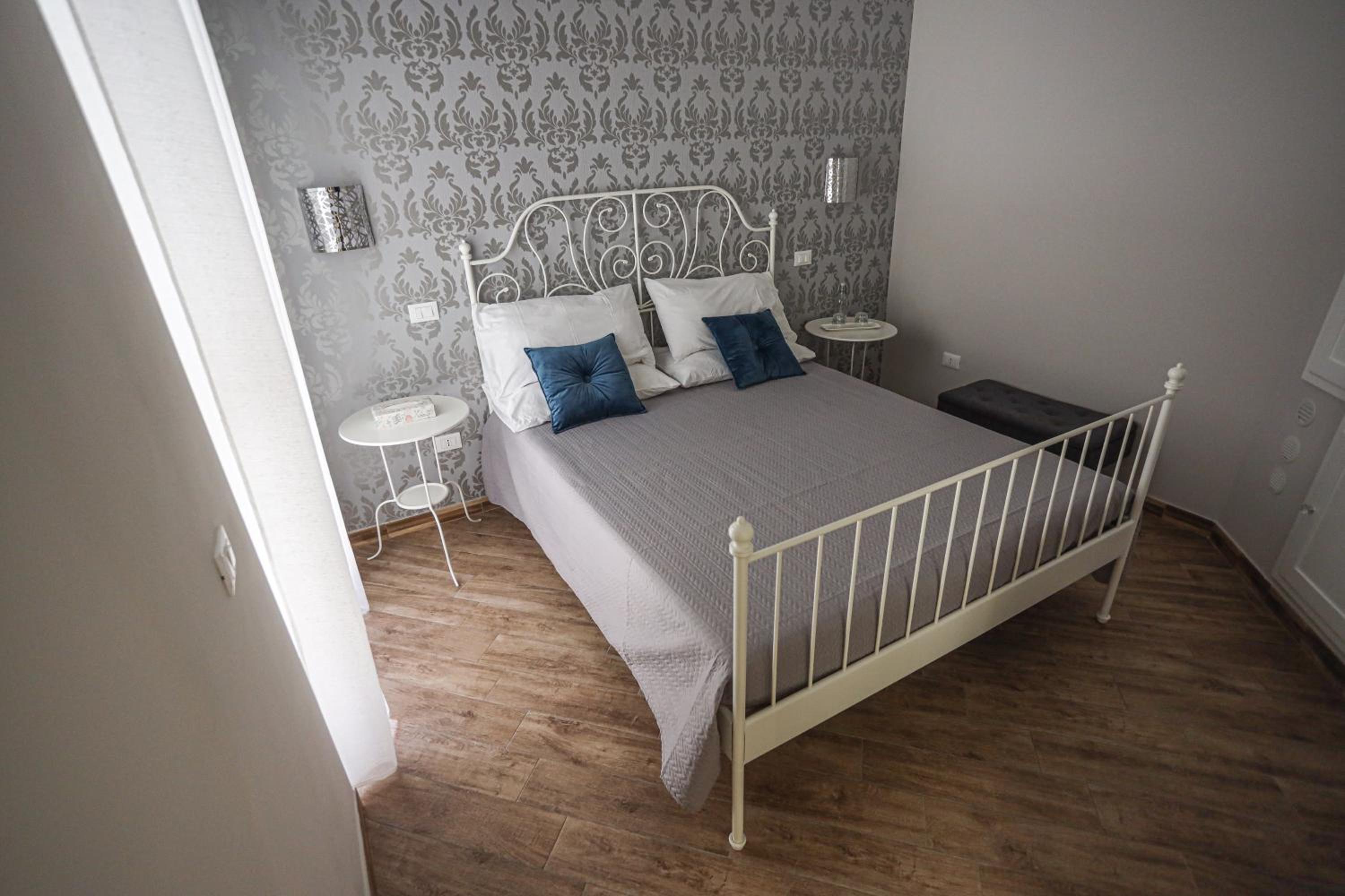 King Room with Spa Bath