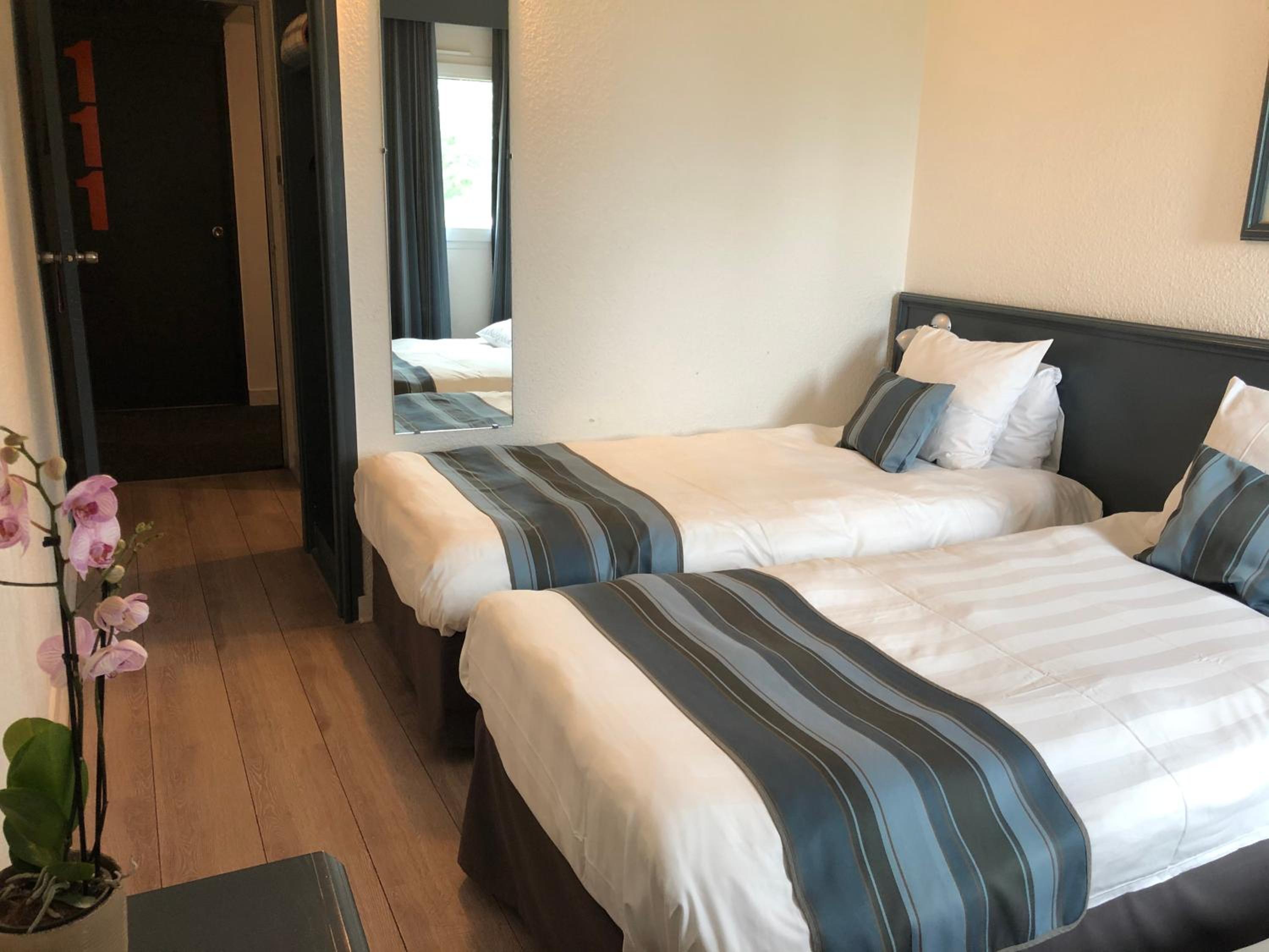 Twin Room - Photo 4