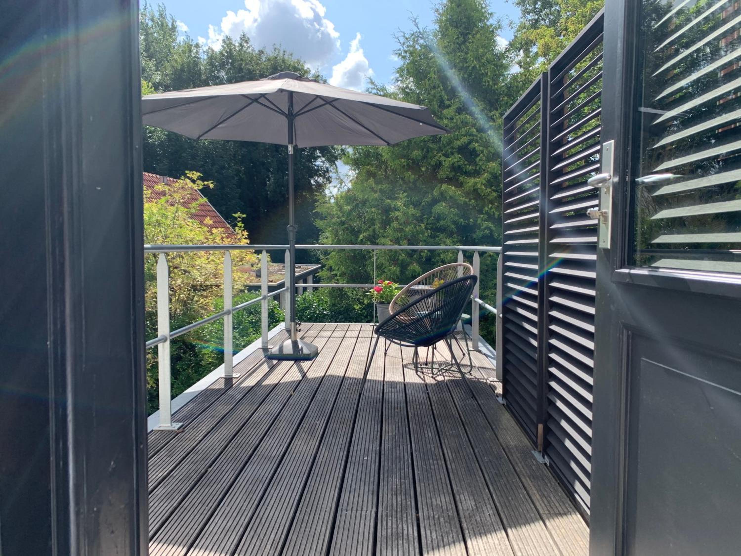 Apartment with Balcony - Photo 8