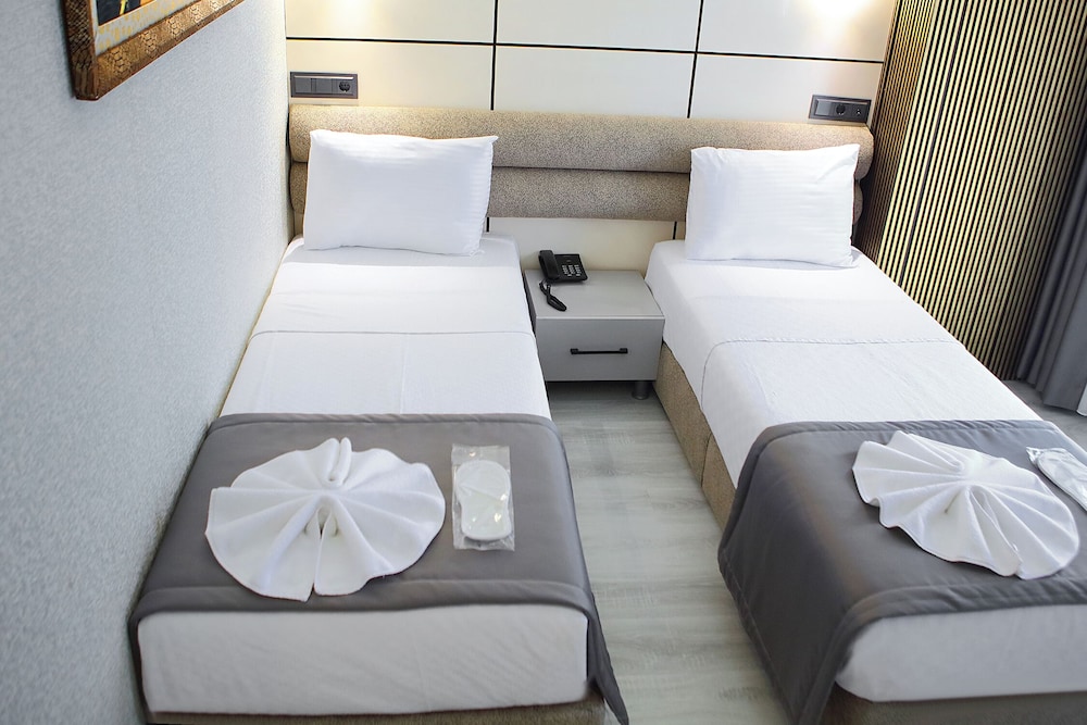 Standard Twin Room, 1 Bedroom photo 3
