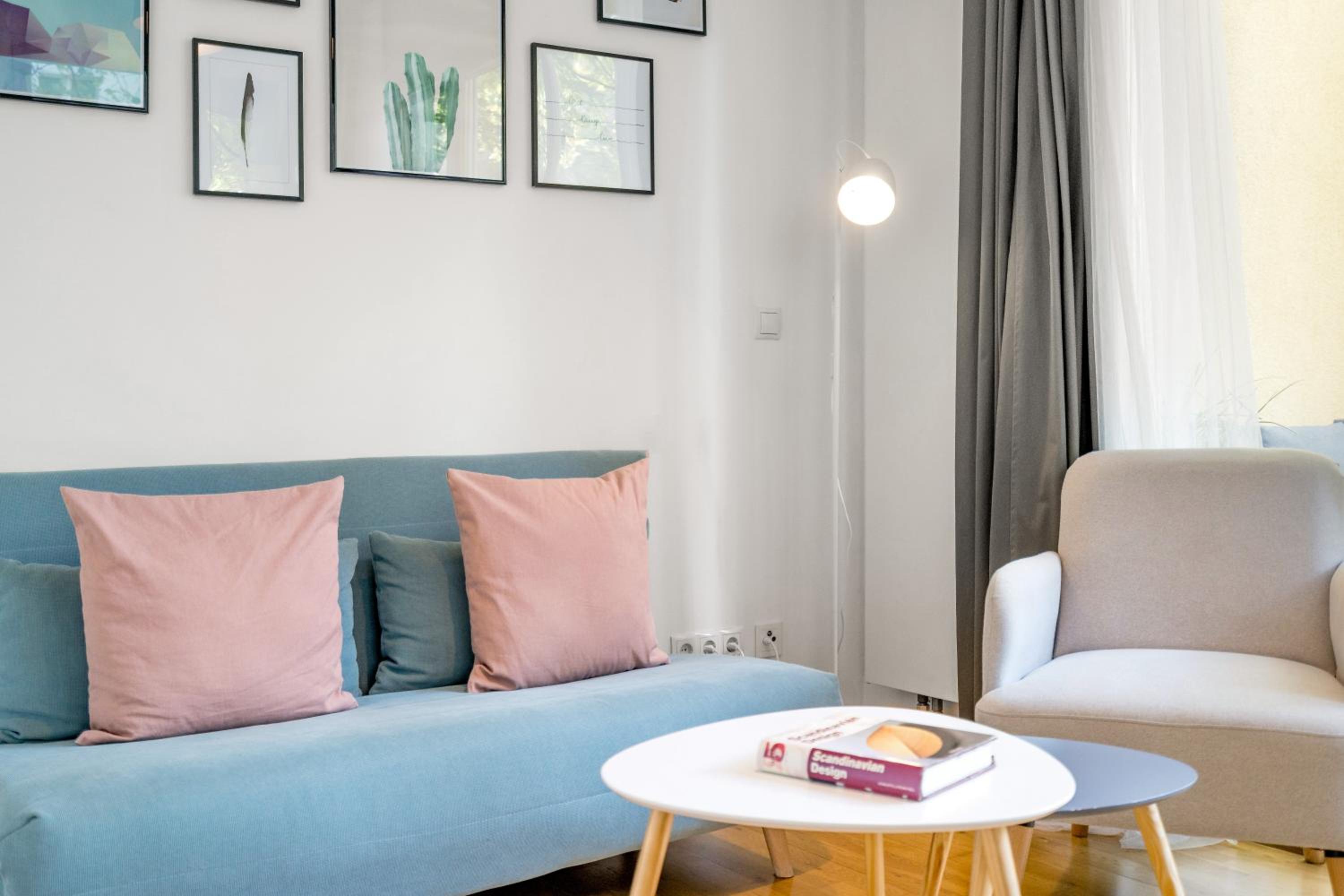One-Bedroom Apartment with Terrace photo 3