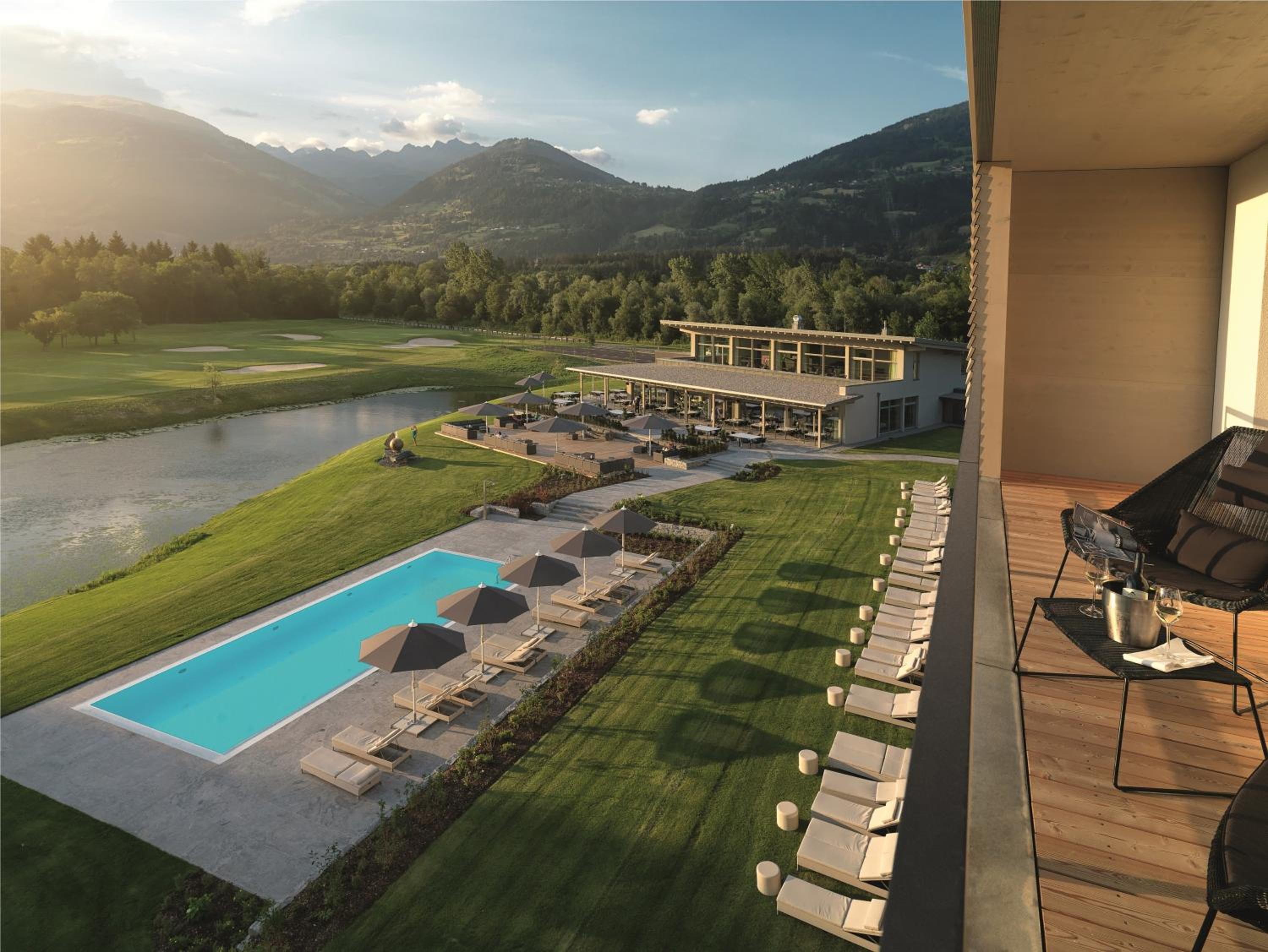 Wellness Suite with Balcony photo 3