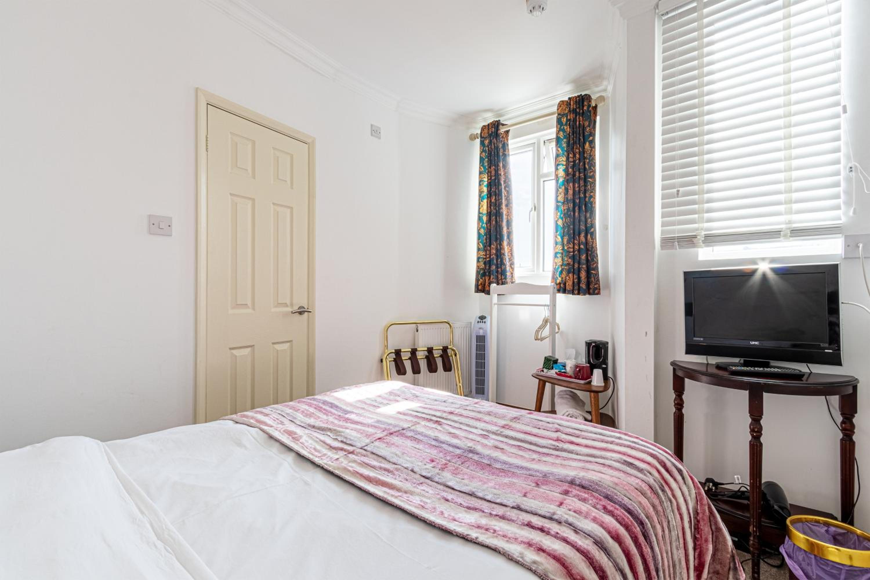 Double Room with Private Bathroom photo 1