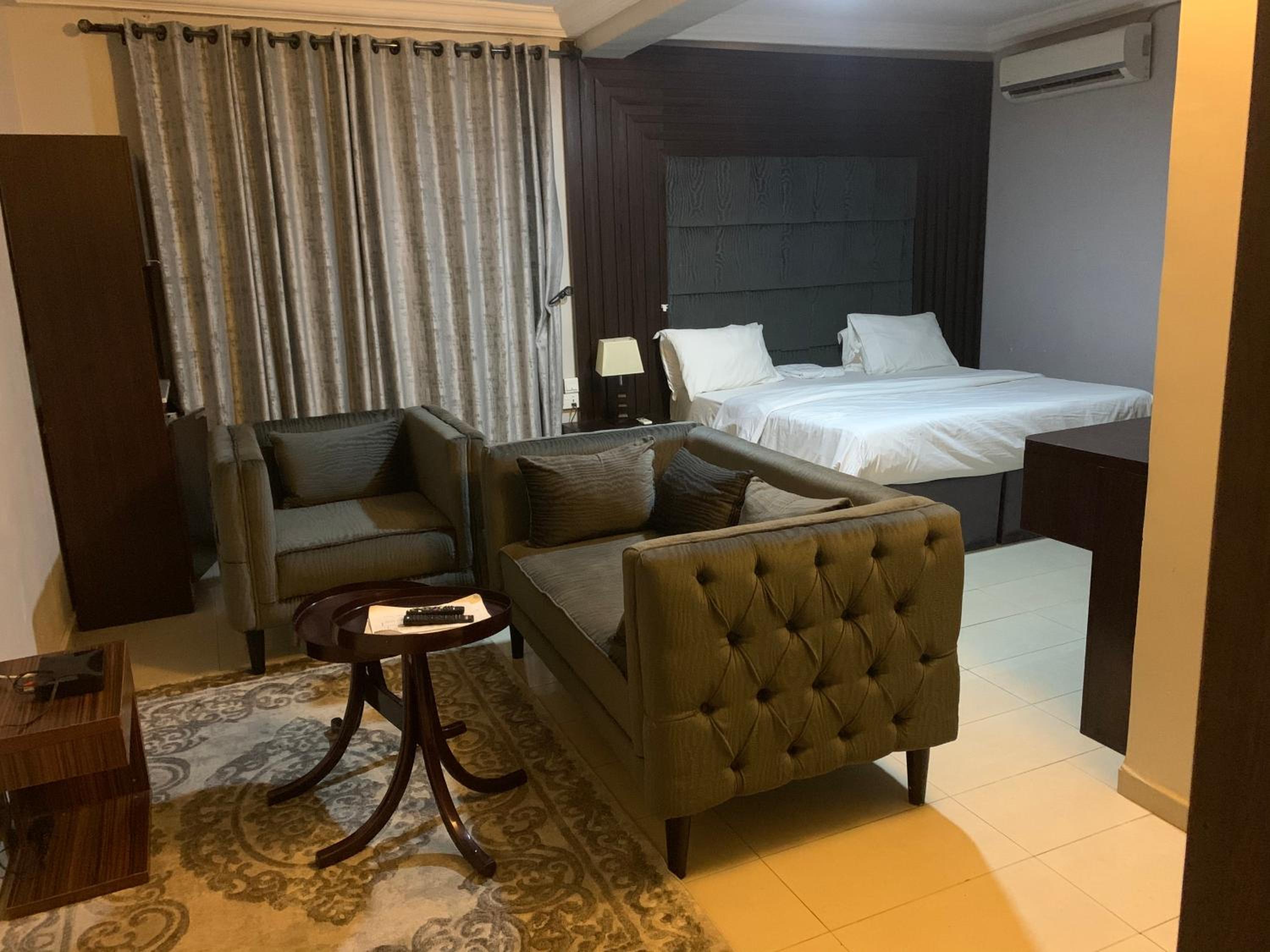Deluxe Suite photo 1