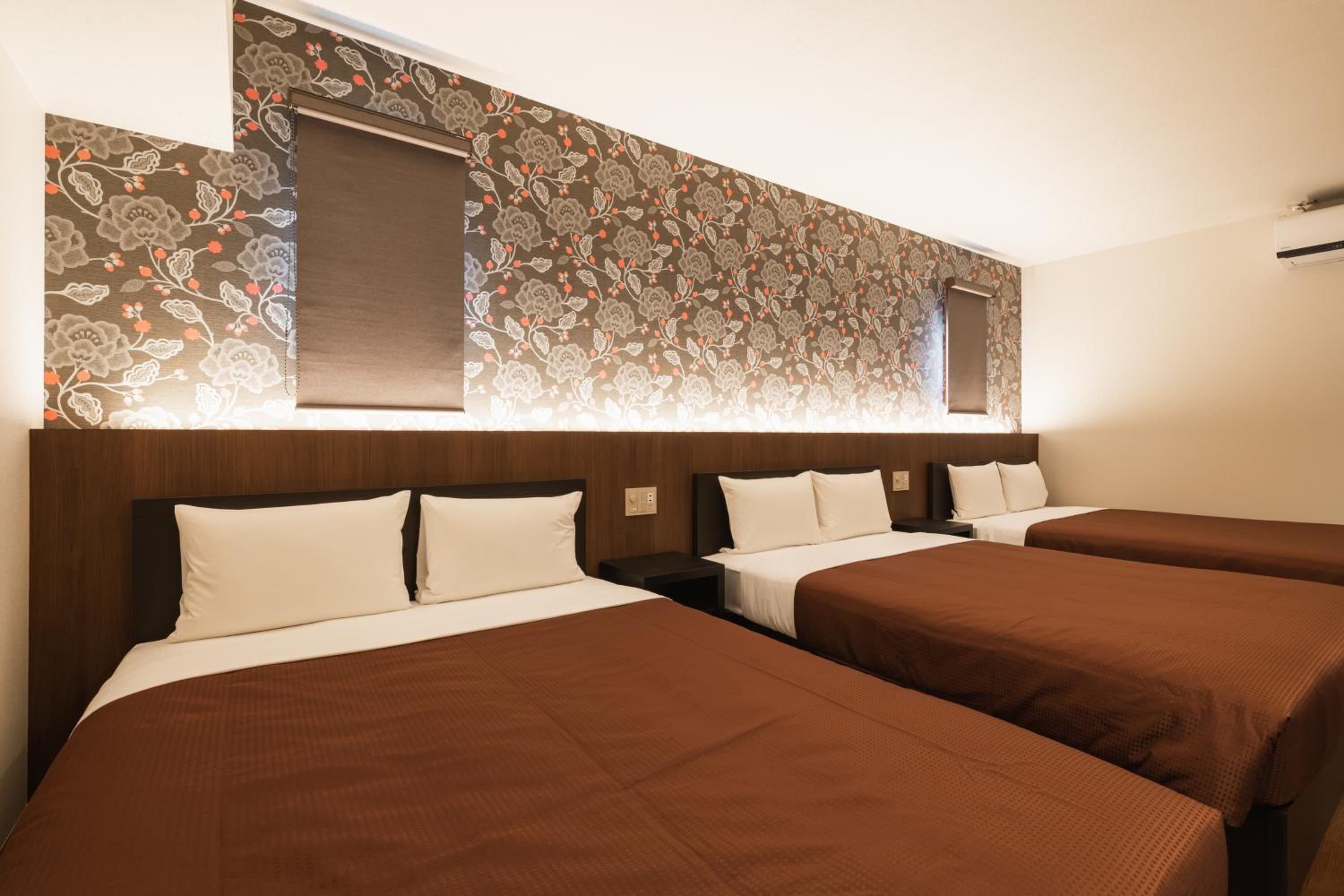 Deluxe Triple Room - Photo 17