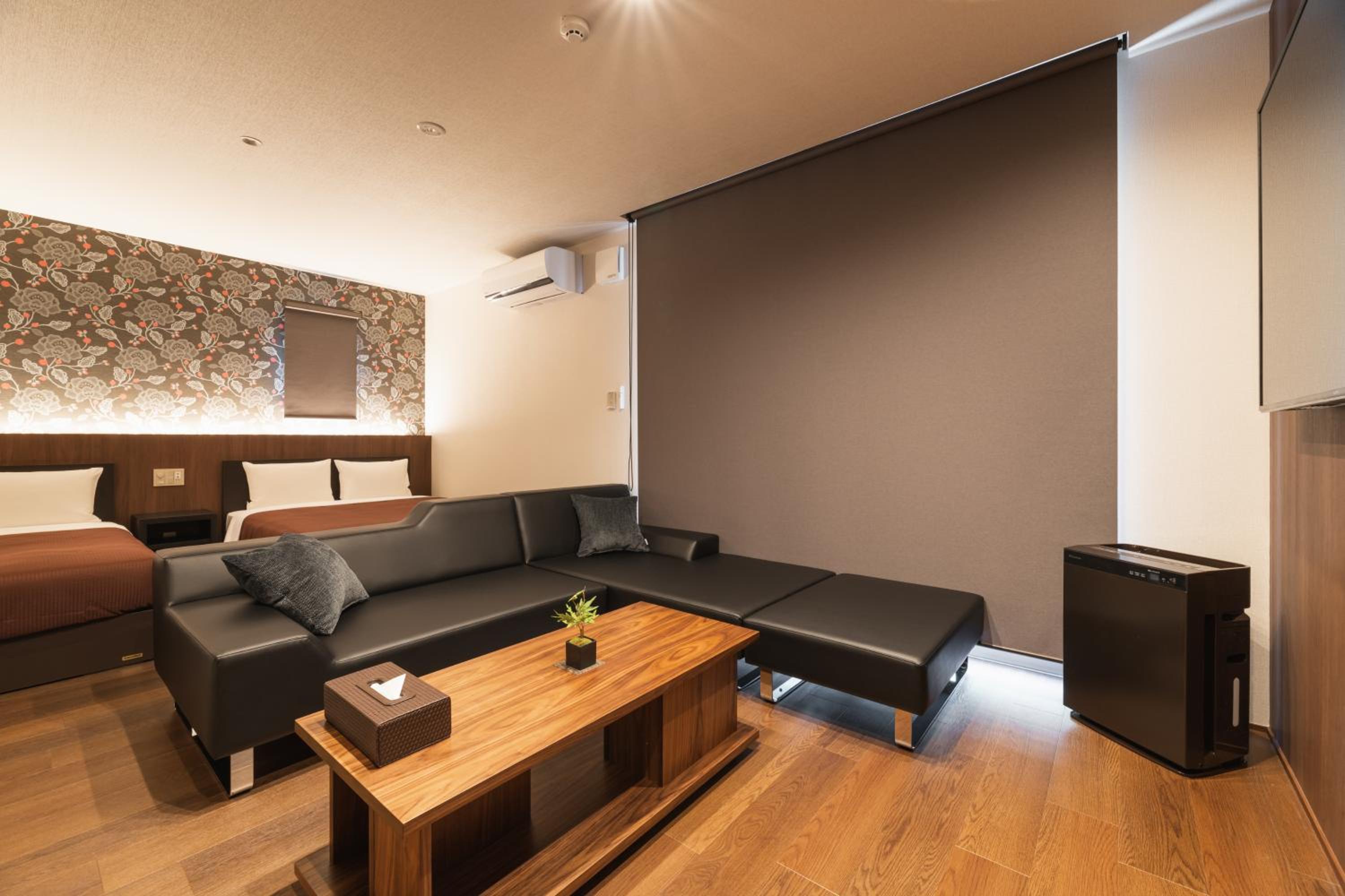 Deluxe Triple Room - Photo 16
