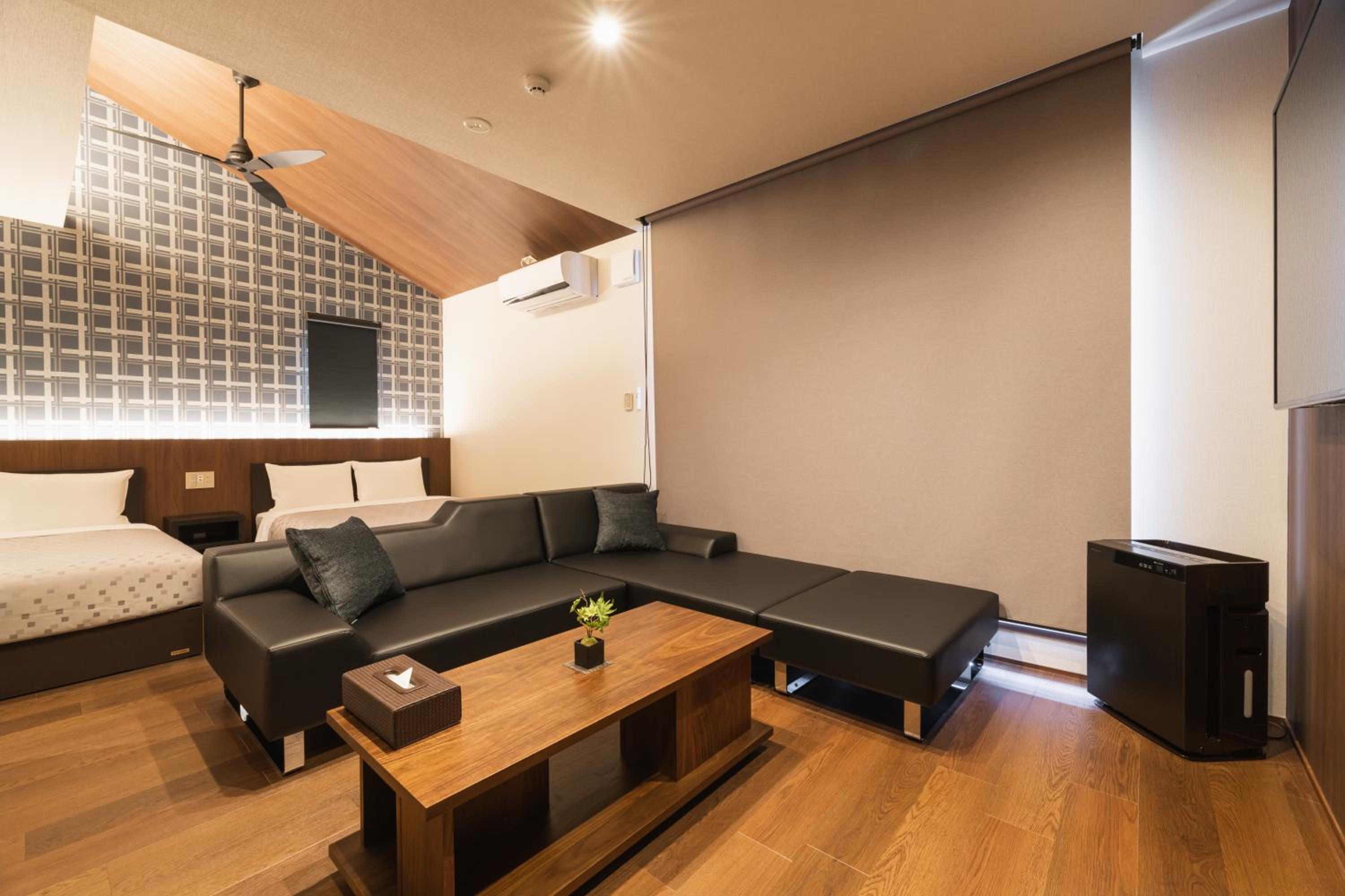 Deluxe Triple Room - Photo 20