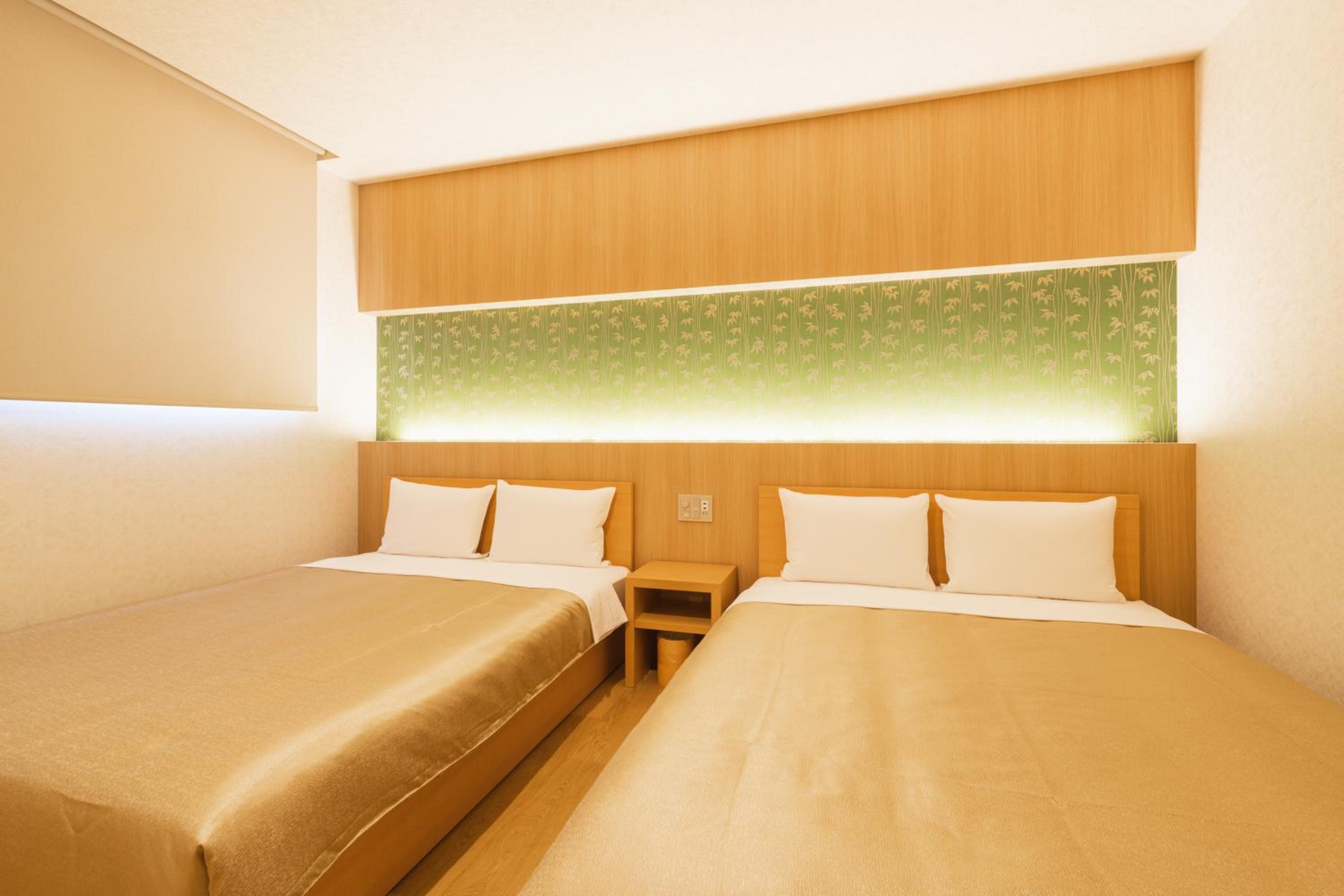 Executive Suite - Photo 16