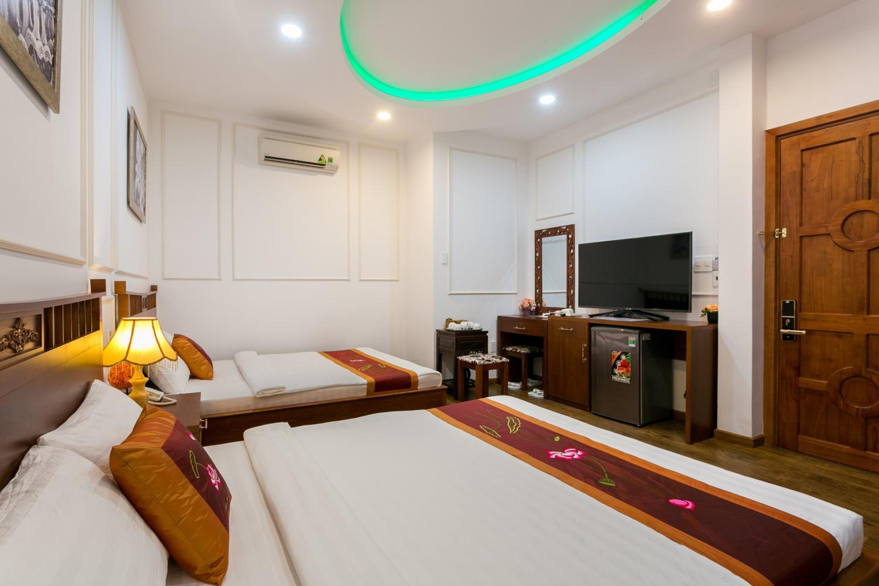 Deluxe Family Room photo 2