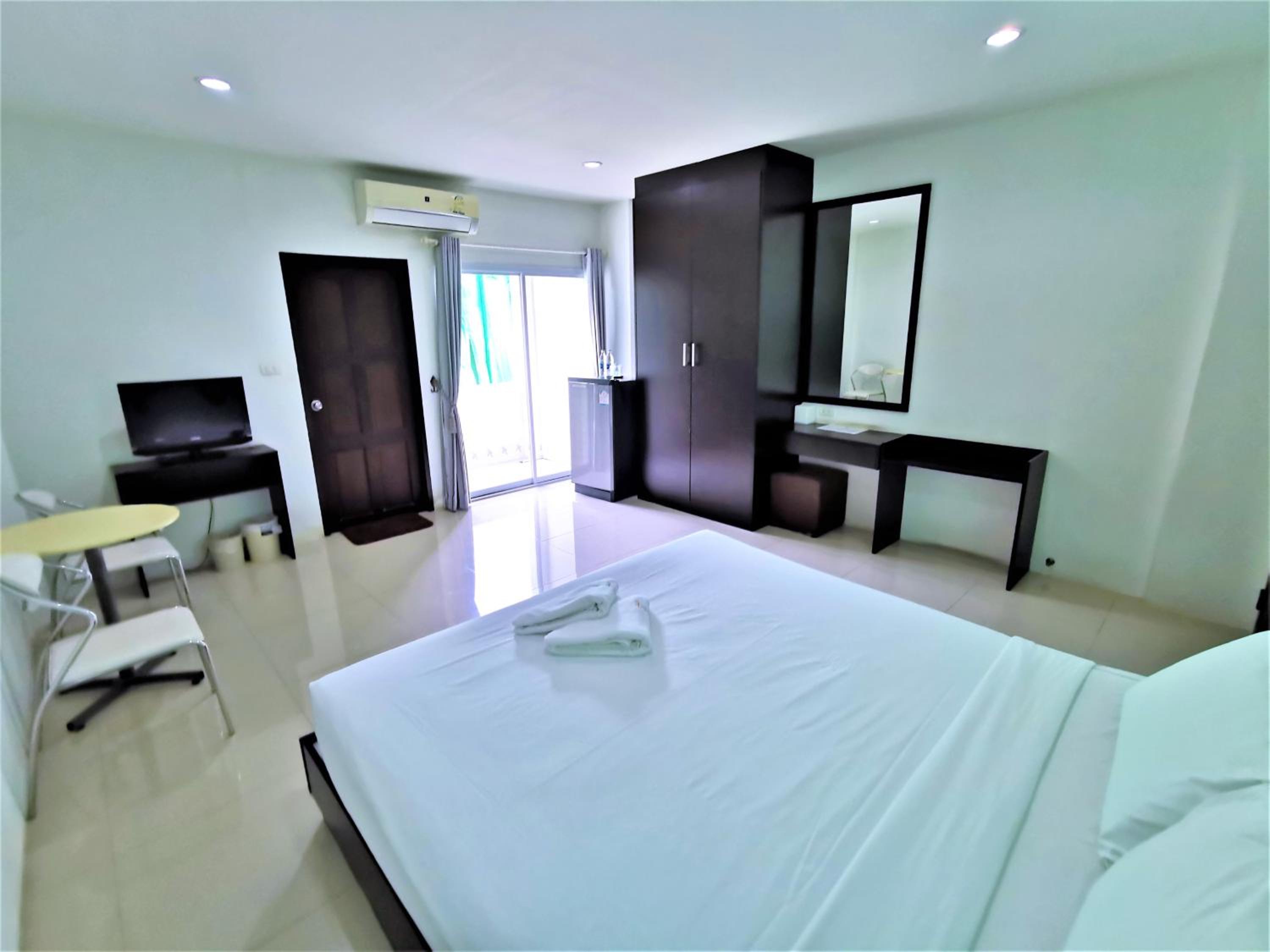 Deluxe Double Room photo 2