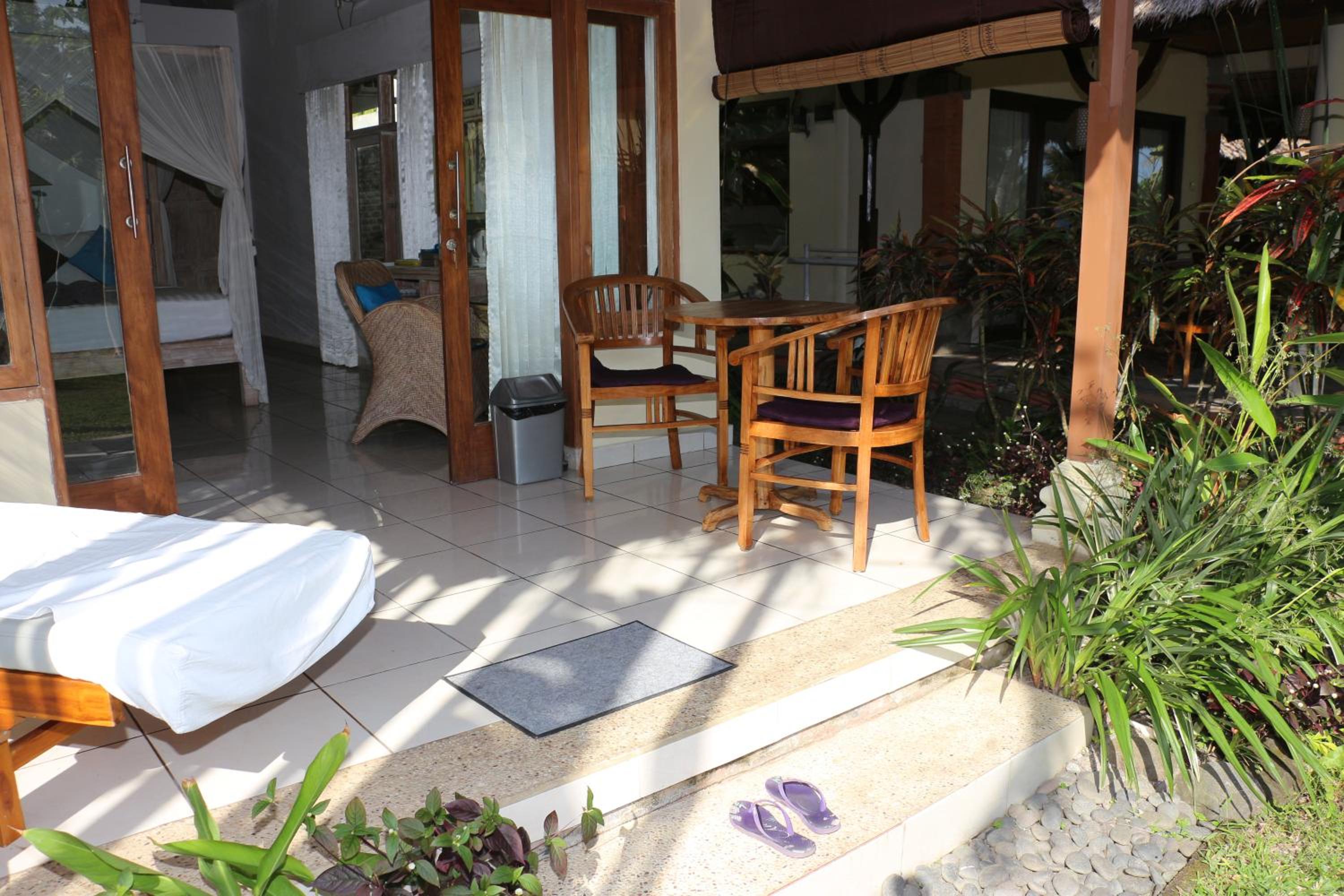 Bungalow with Garden View photo 3