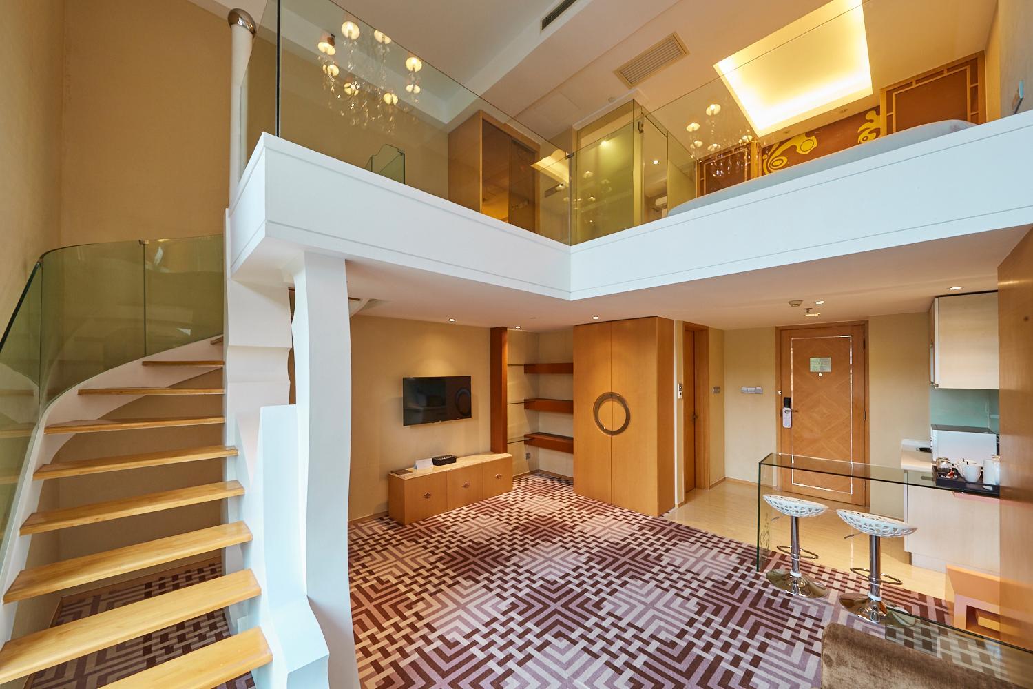 Loft Suite - Photo 3